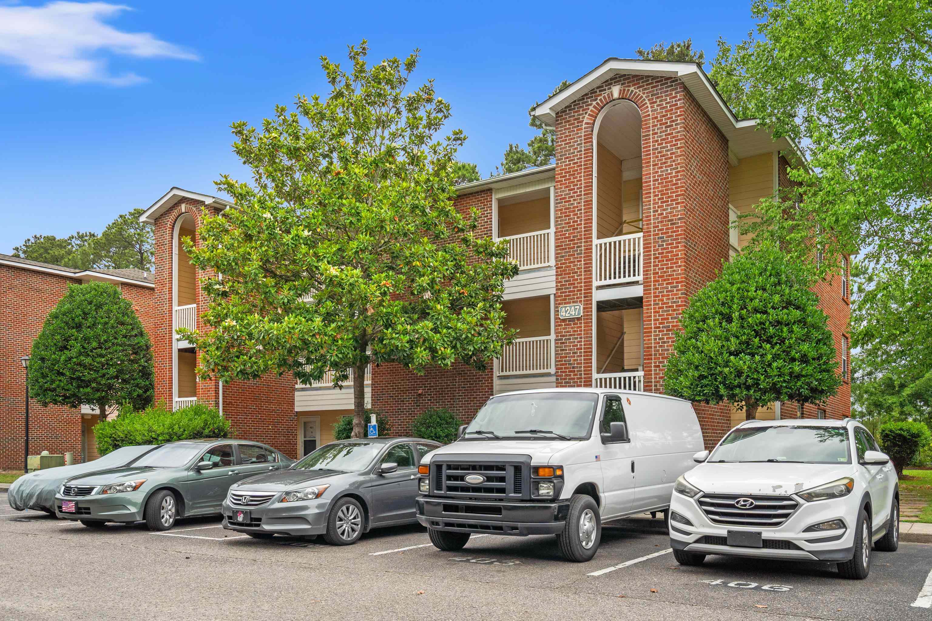 4247 Villas Dr. 404