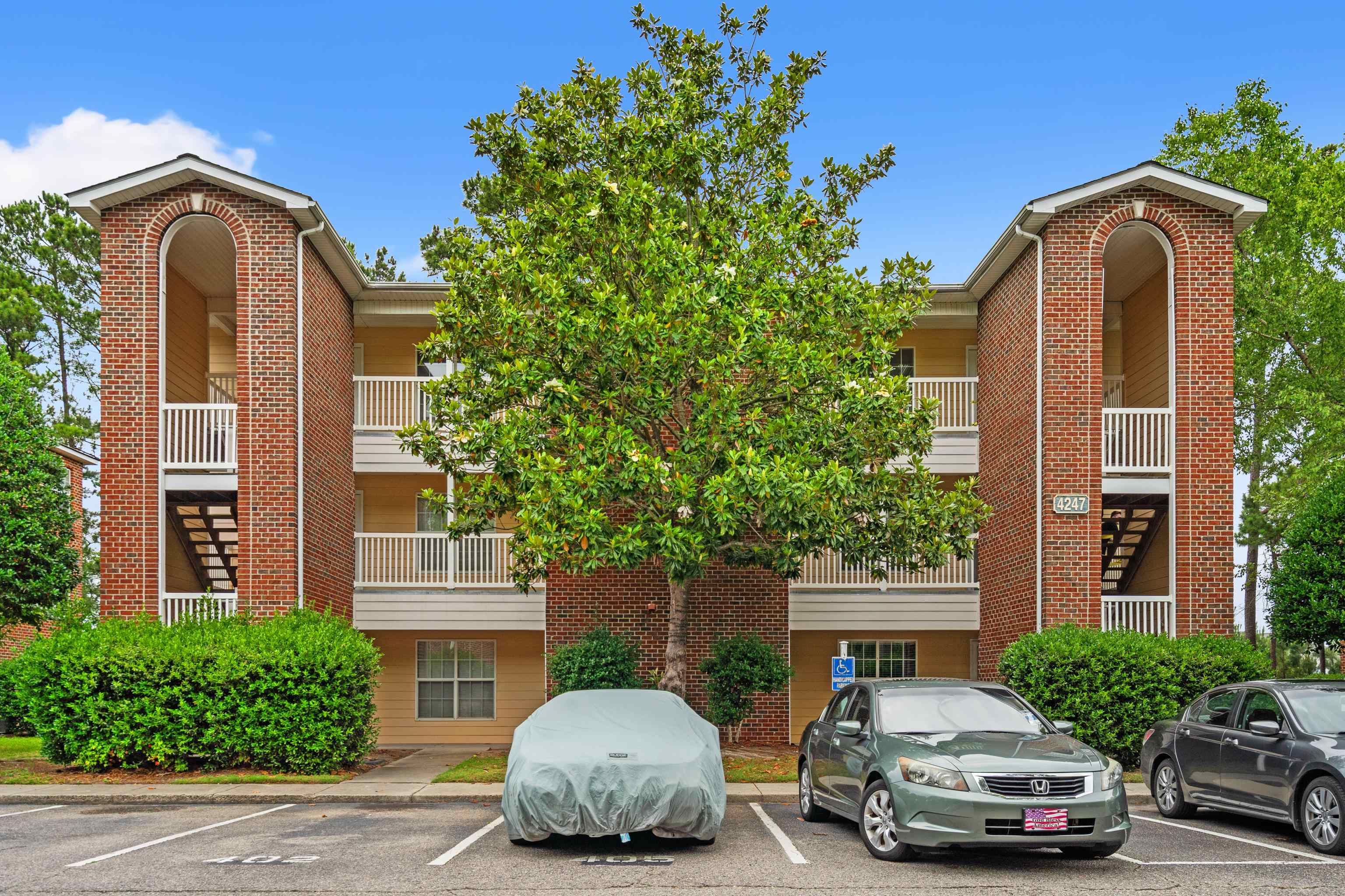 4247 Villas Dr. 404