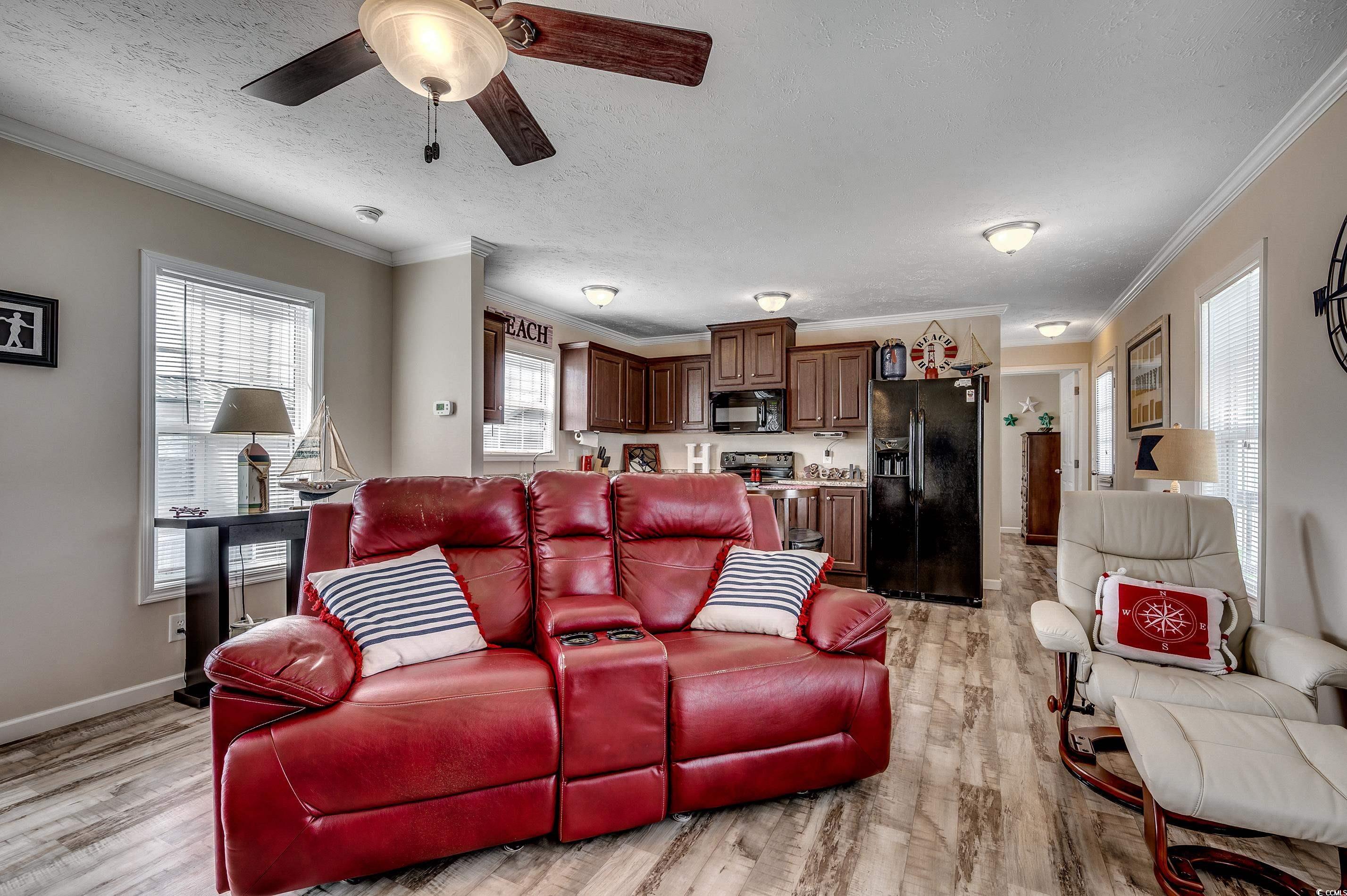 1527 Gardenia Ave.