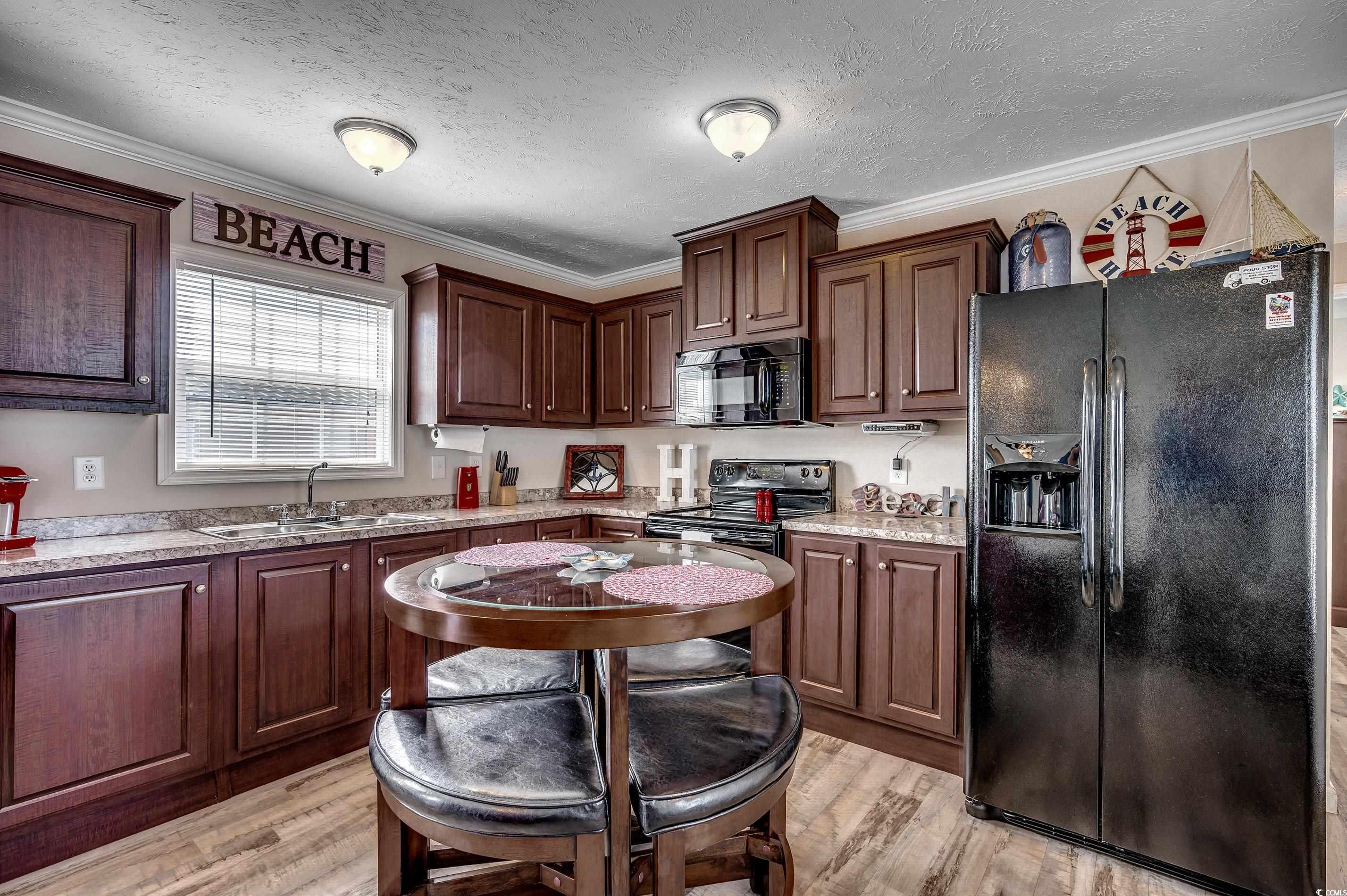 1527 Gardenia Ave.
