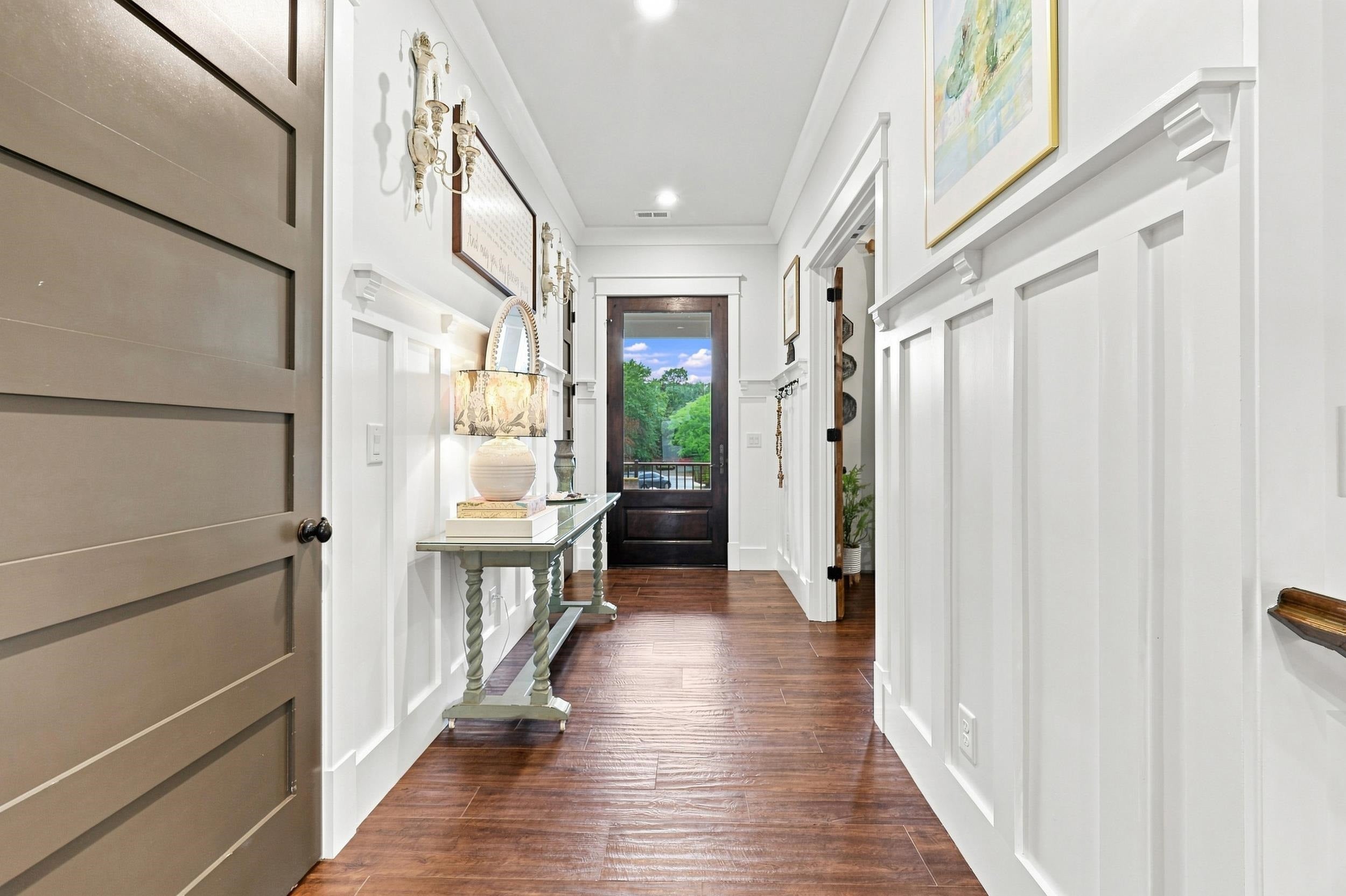 5627 Woodside Ave.