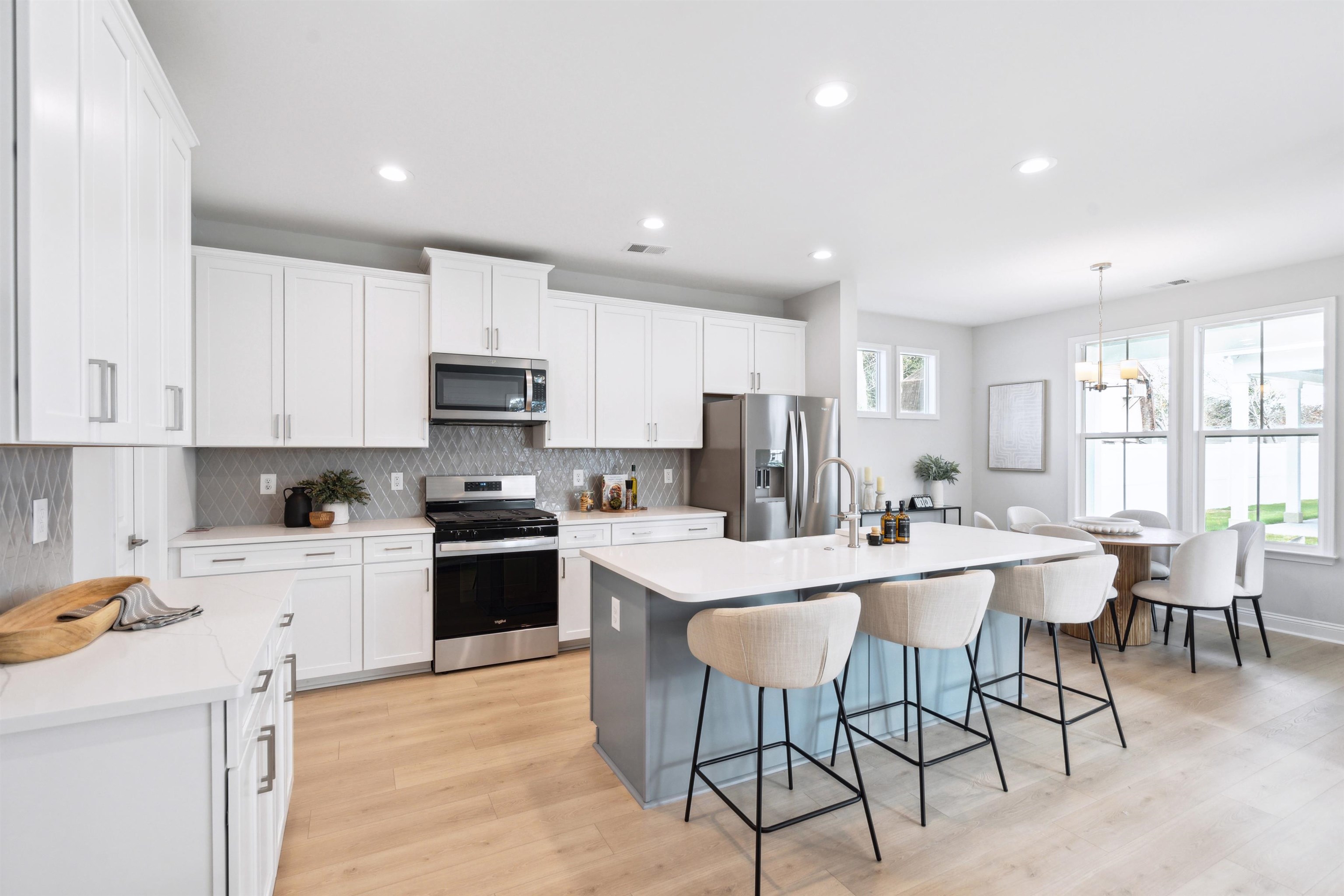 2401 Hillbourne Loop