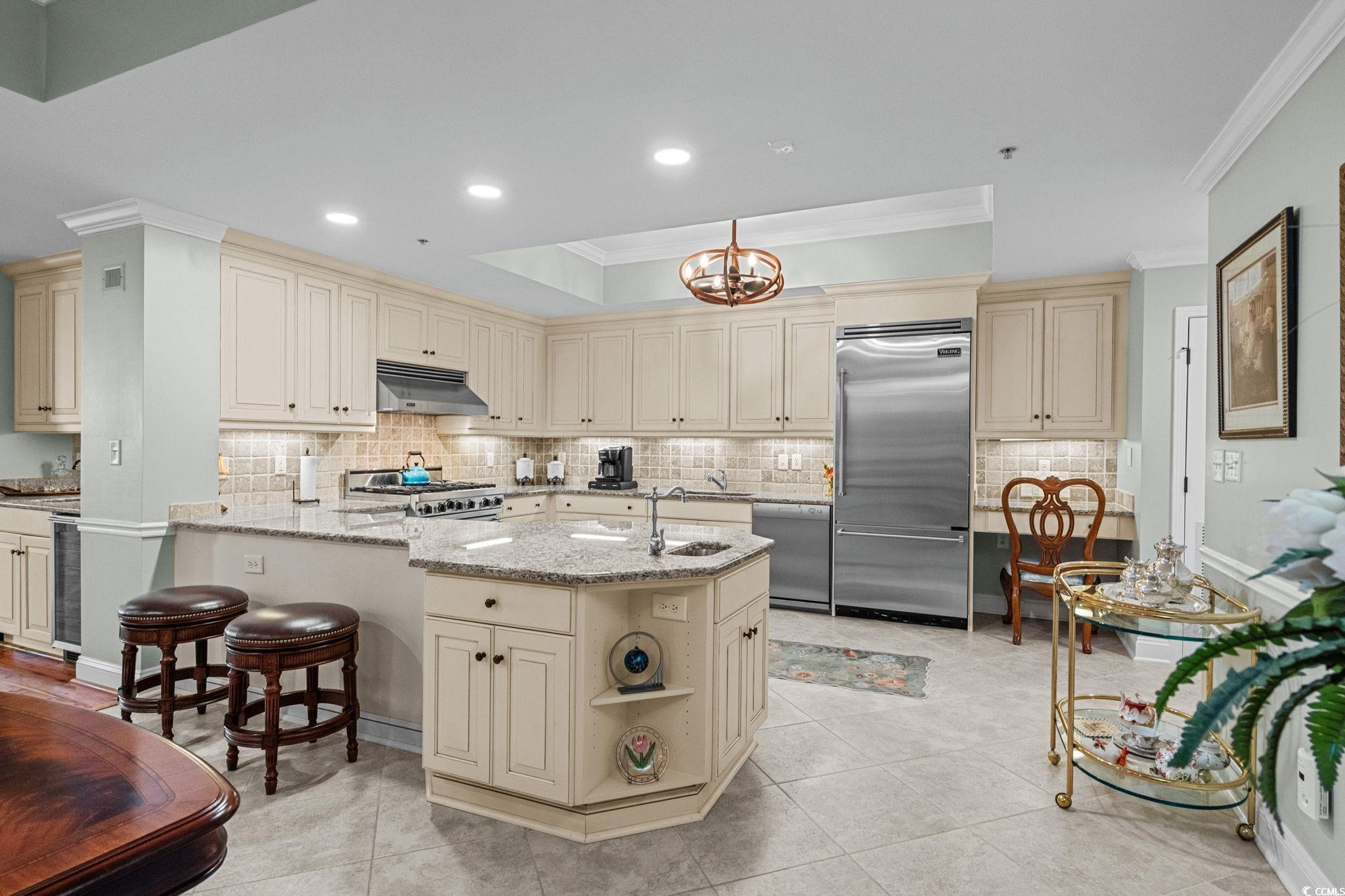 9547 Edgerton Dr. 405