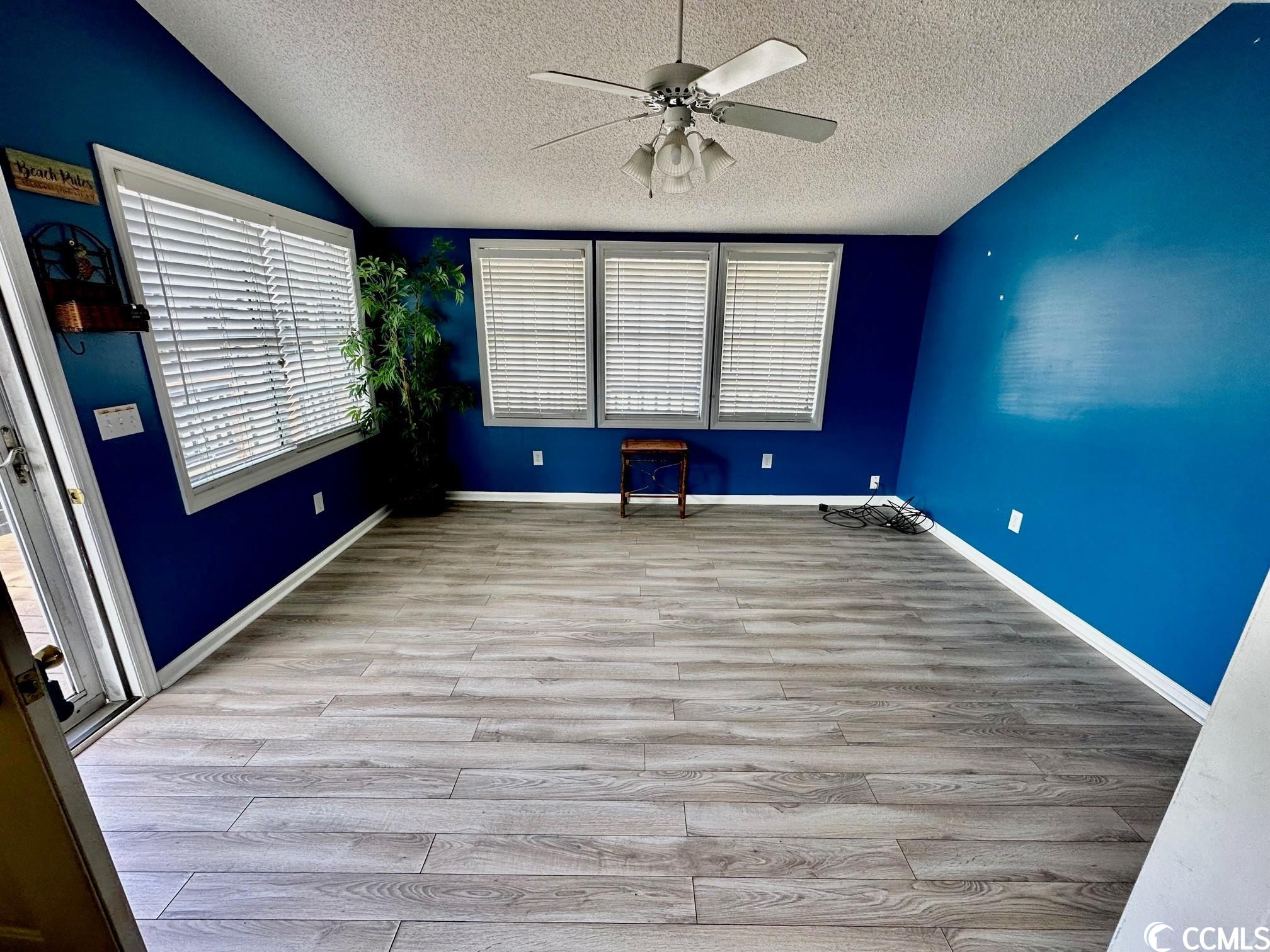 Photo 3 of 16 of 6001-5119 S Kings Hwy. mobile home