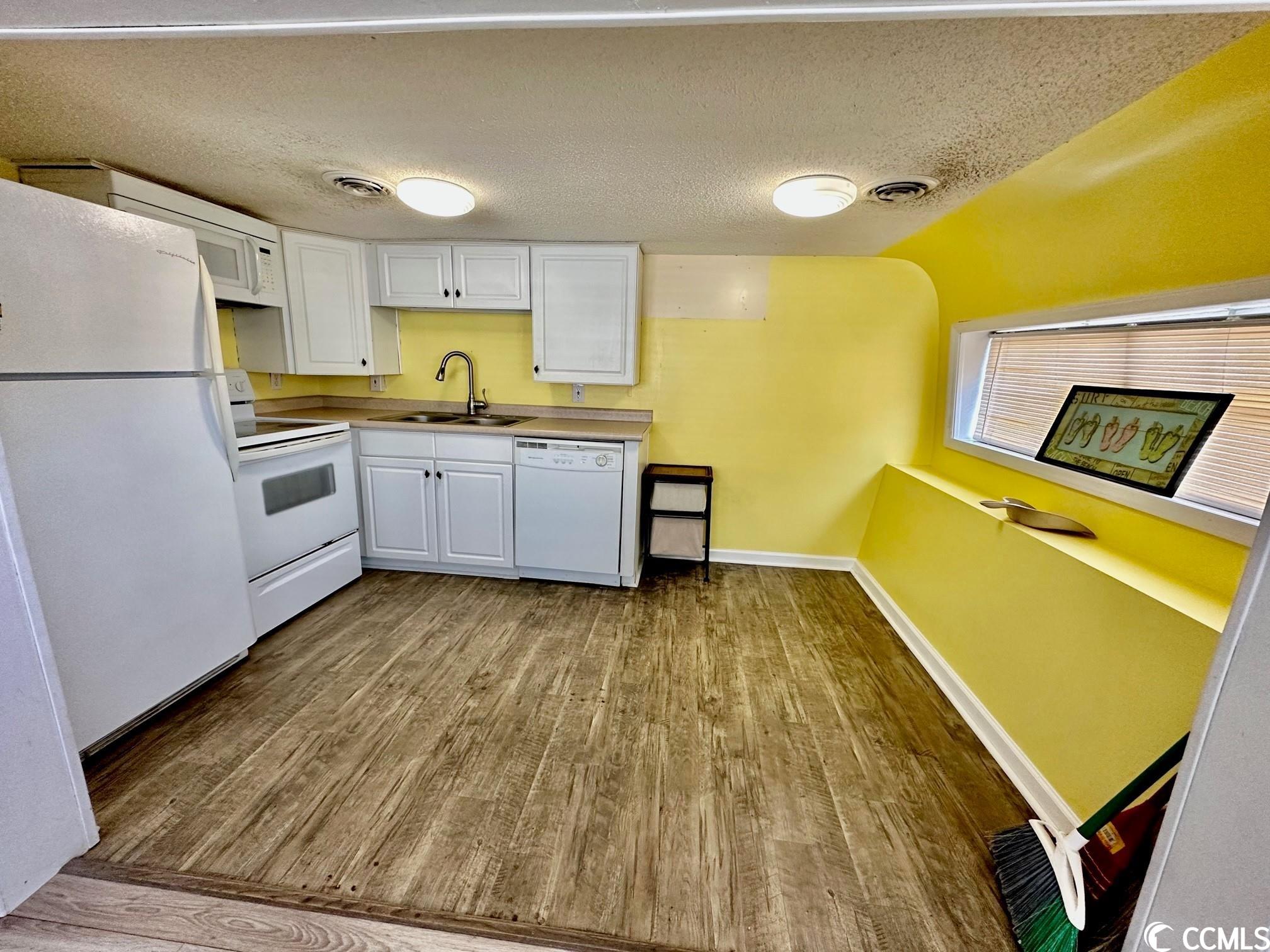 Photo 5 of 16 of 6001-5119 S Kings Hwy. mobile home