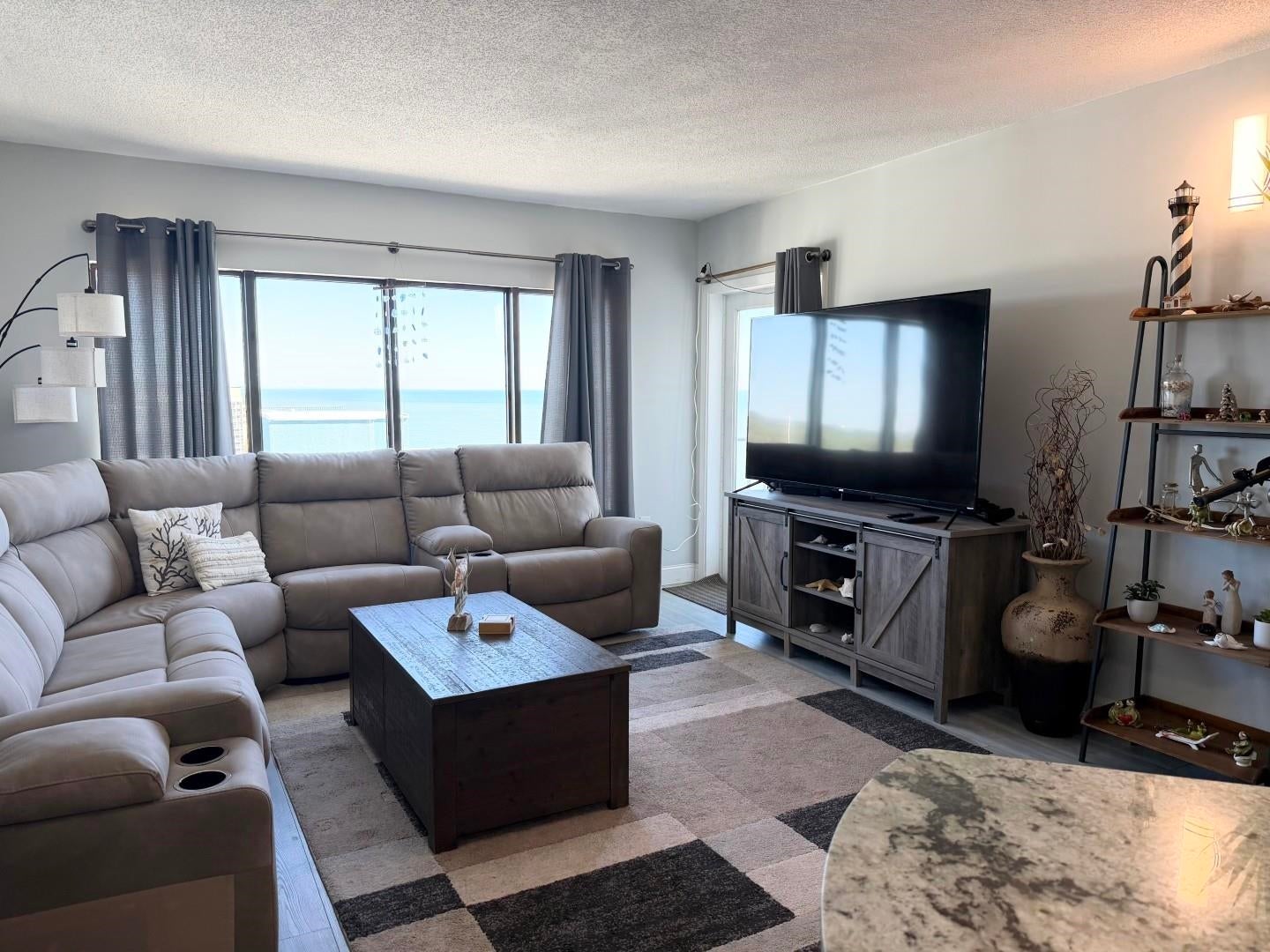 1605 S Ocean Blvd. 1712