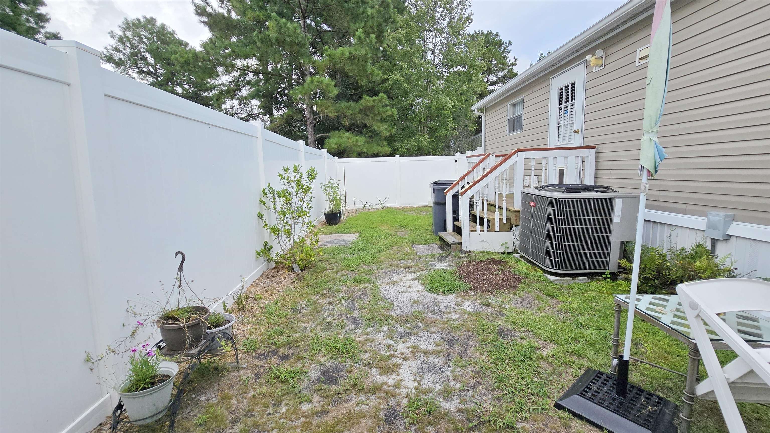 989 Jamestown Rd.