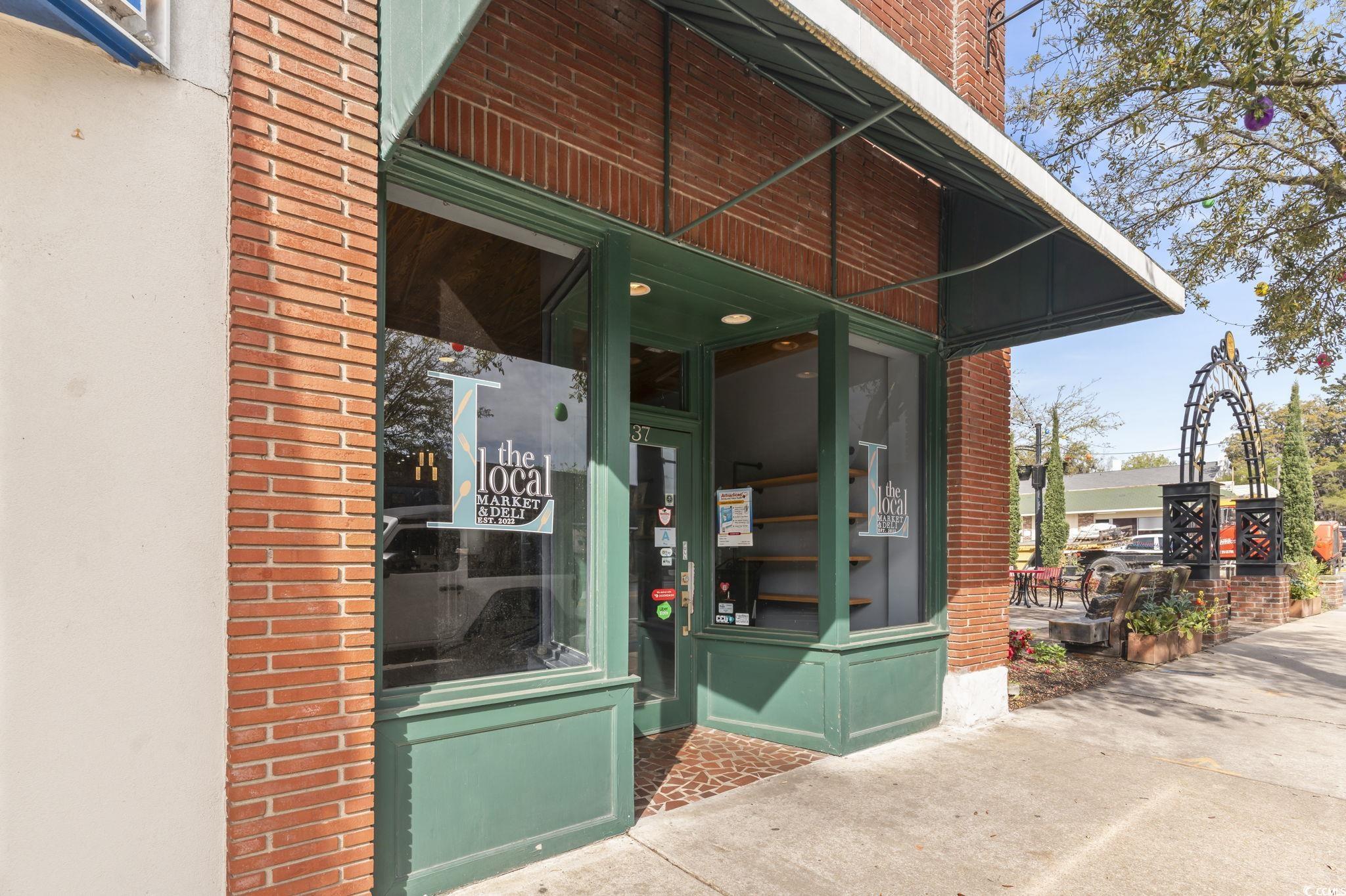 337 Main St. Historic Downtown