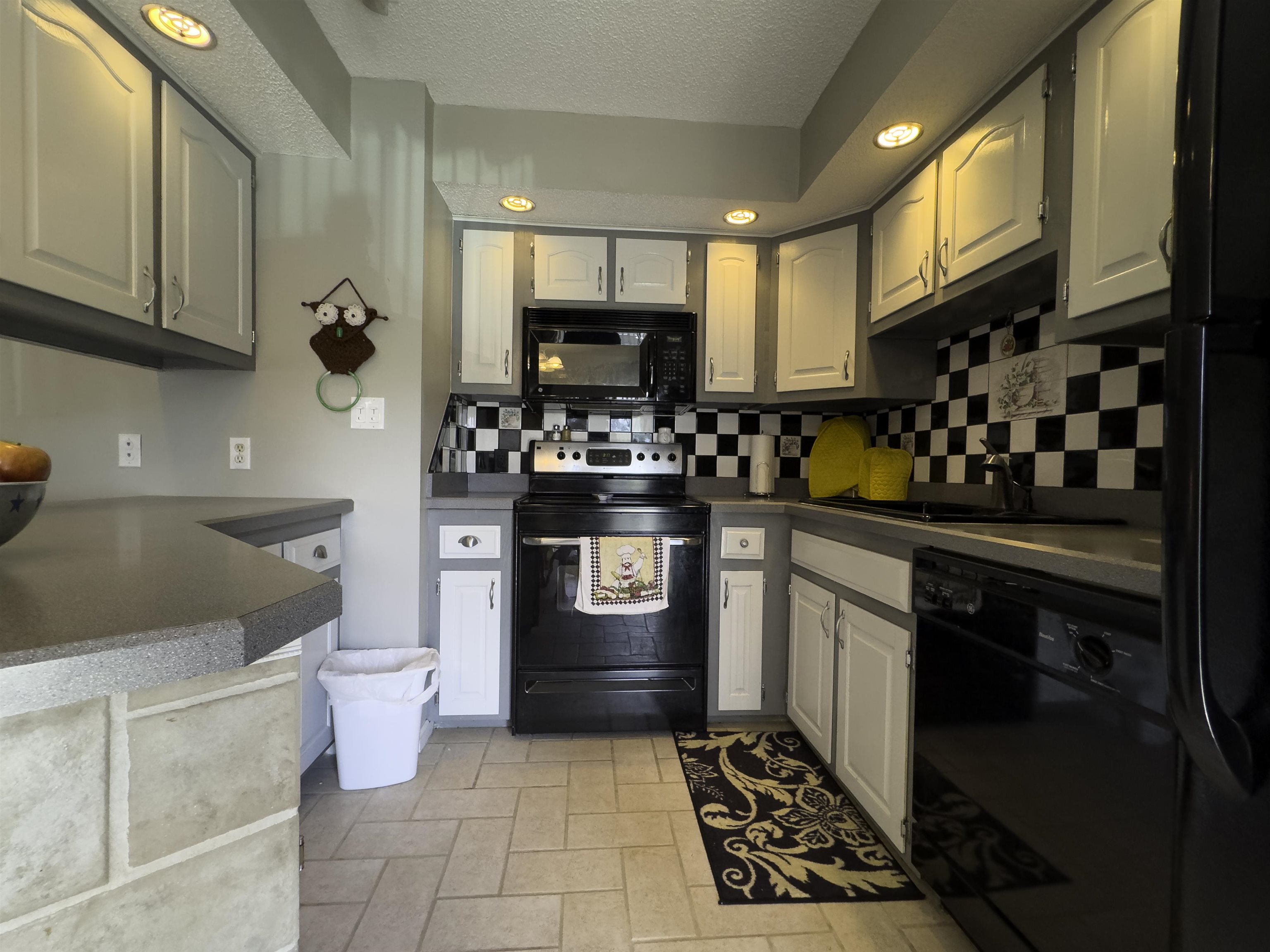 4290 Pinehurst Circle B6