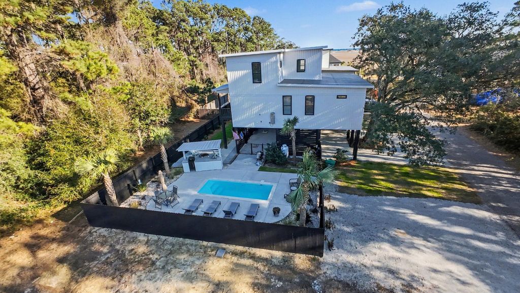 Photo of 236 Brown Pelican Loop, Pawleys Island, SC 29585 (MLS # 2601733)