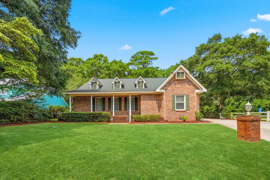 Photo of 18 Sextant Pl, Pawleys Island, SC 29585 (MLS # 2619293)