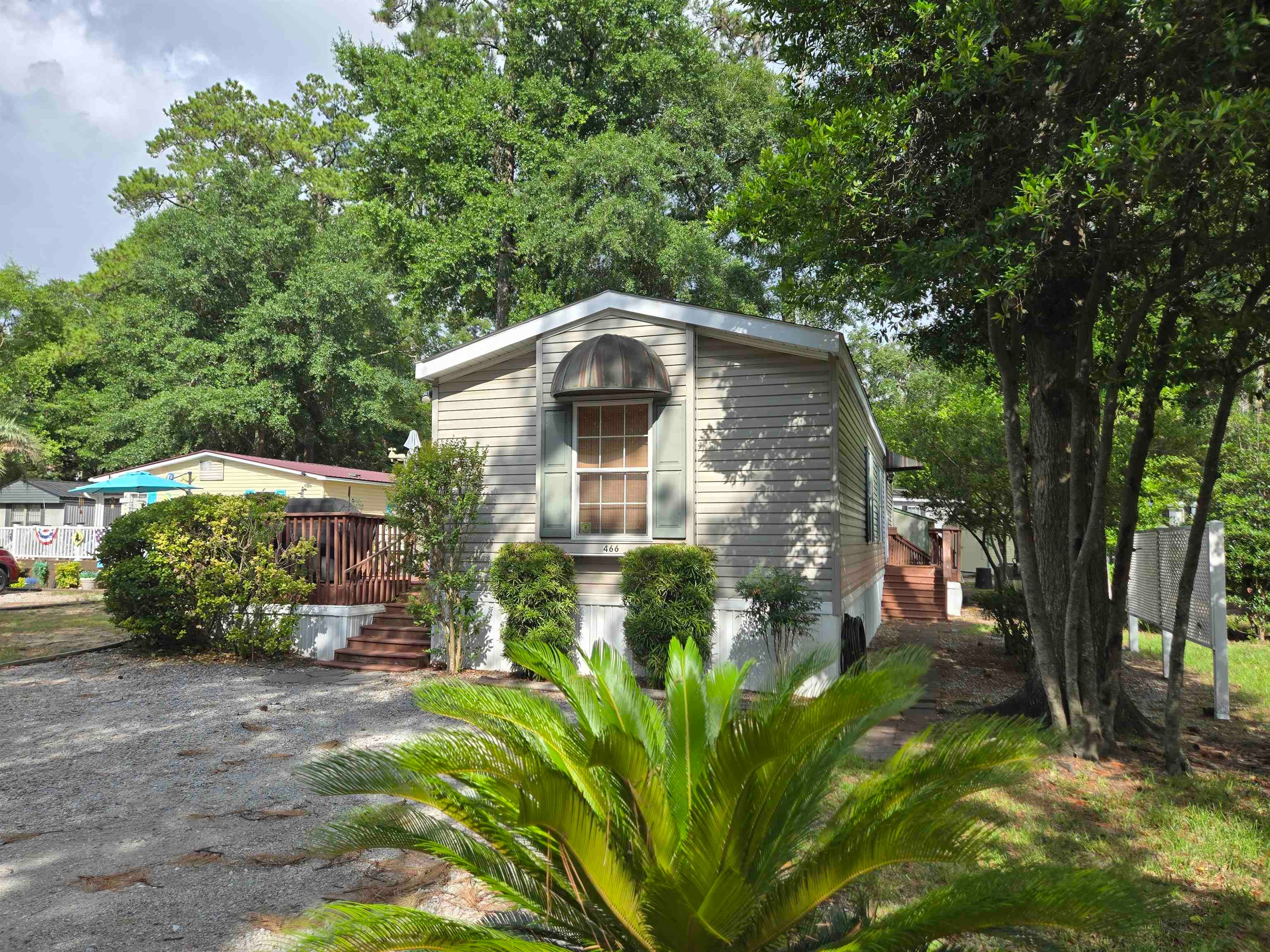 466 W Banks Dr.