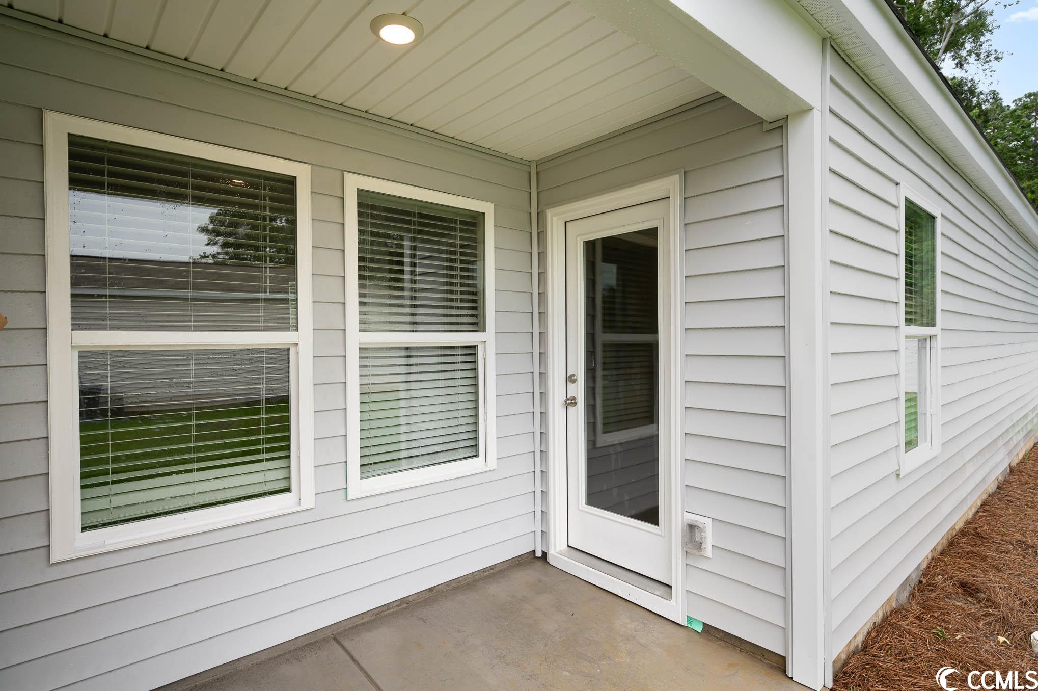 Photo 9 of 26 of 472 Samara Dr. house