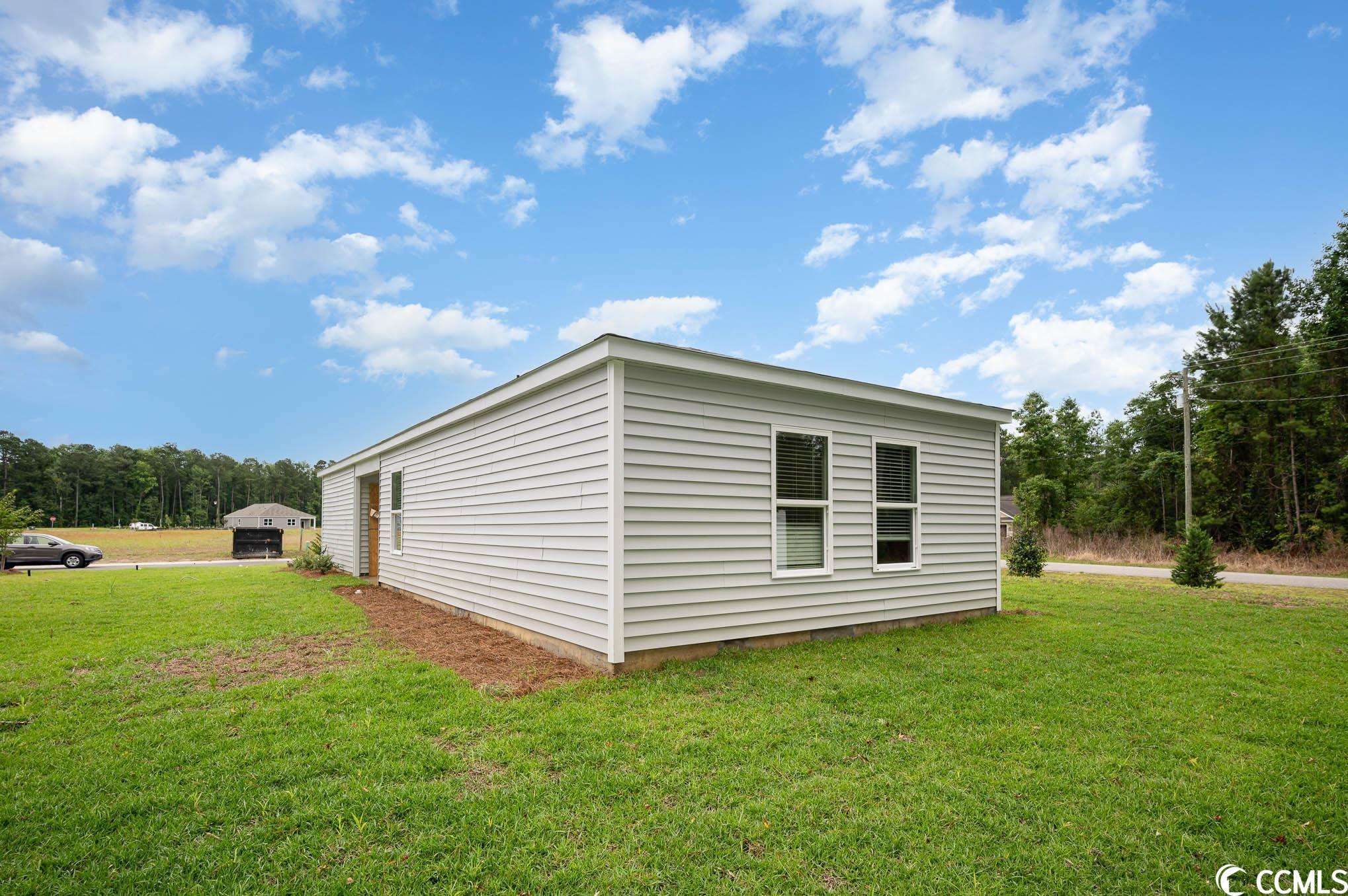 Photo 6 of 26 of 472 Samara Dr. house