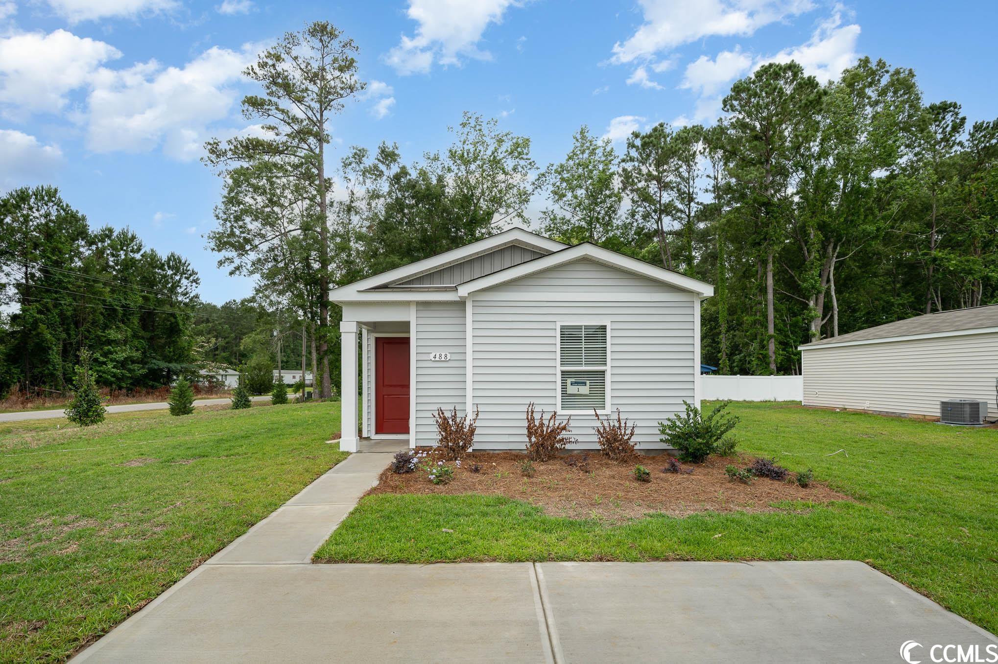 Photo 3 of 26 of 472 Samara Dr. house