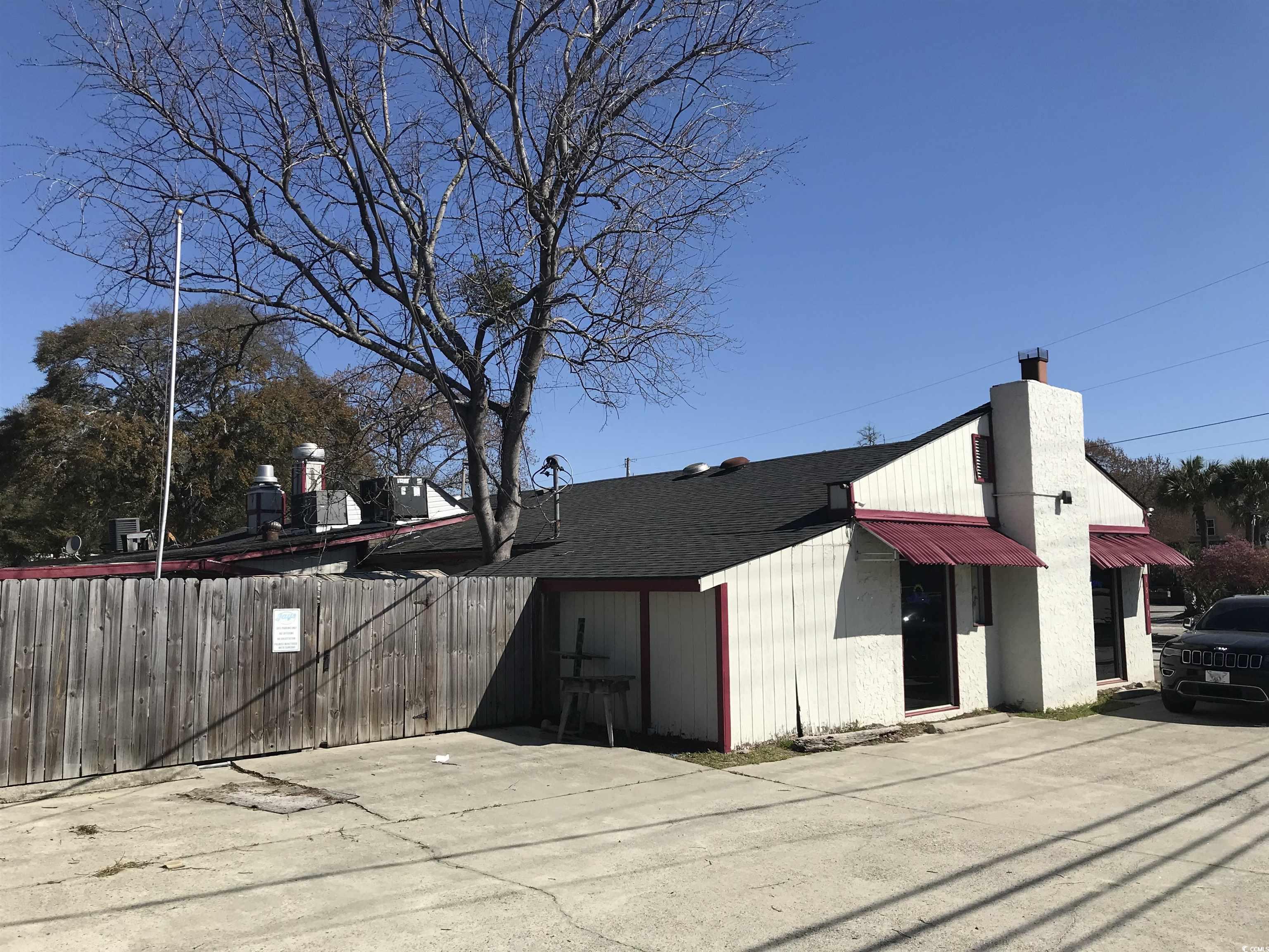 1511 Highway 17 Jay's