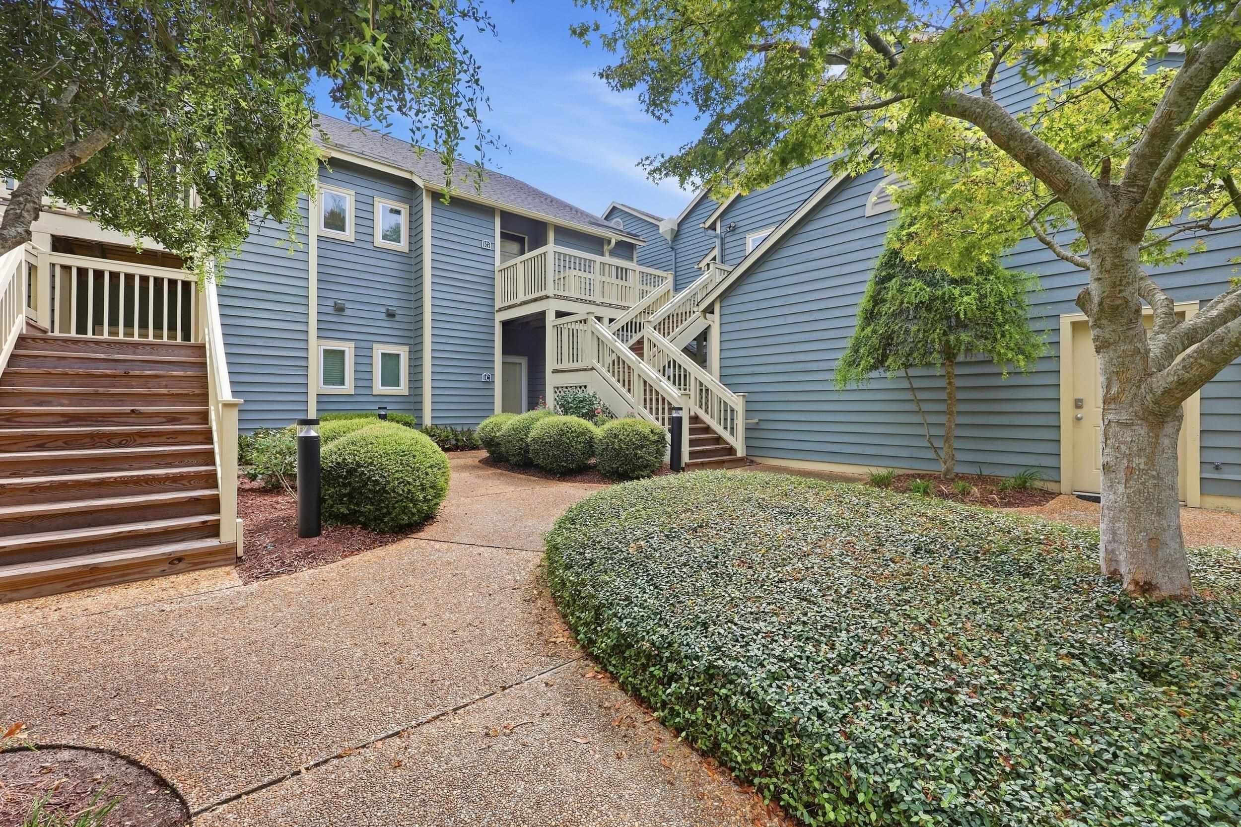800 Castleford Circle 1D