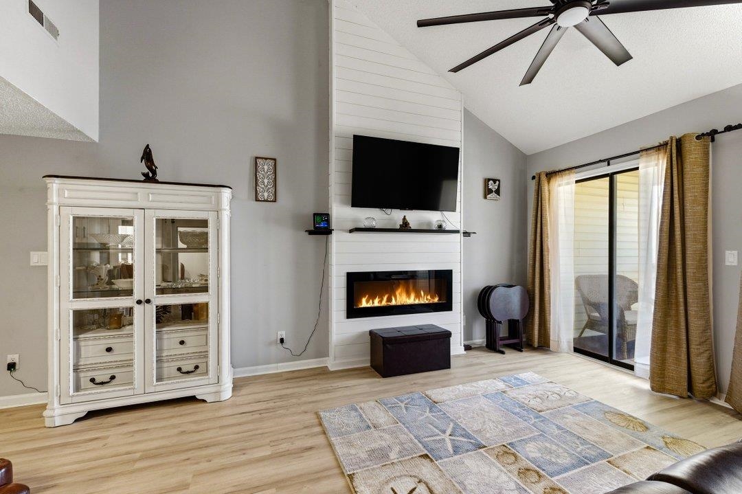 1100 Possum Trot Rd. B205