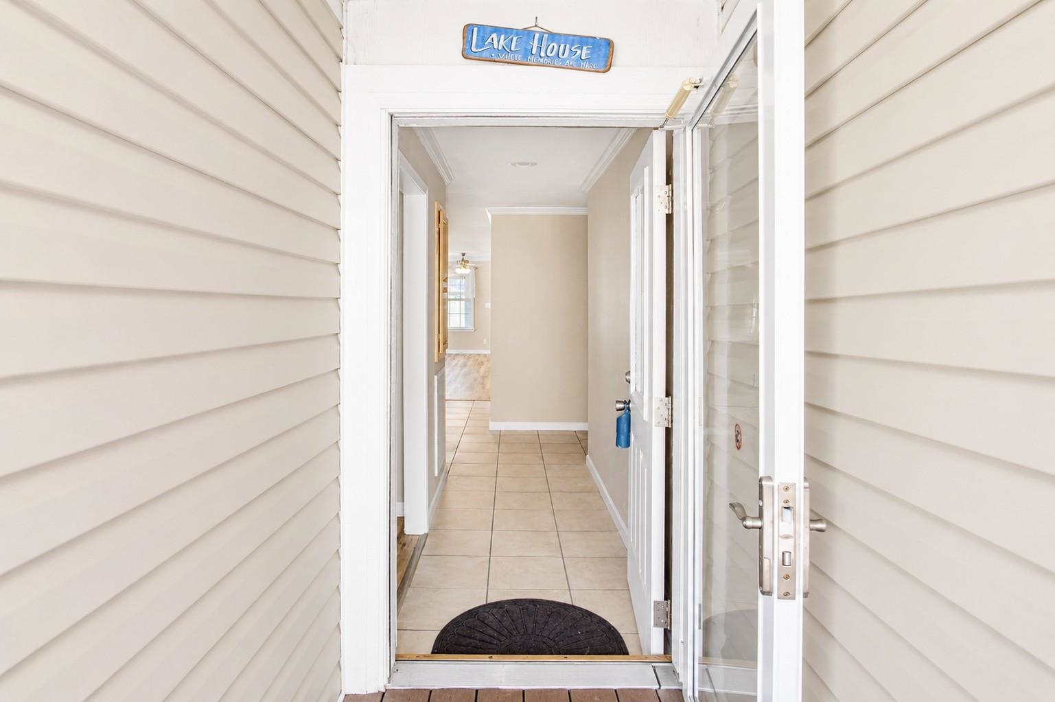 246 Lakeside Crossing Dr. - Photo 3