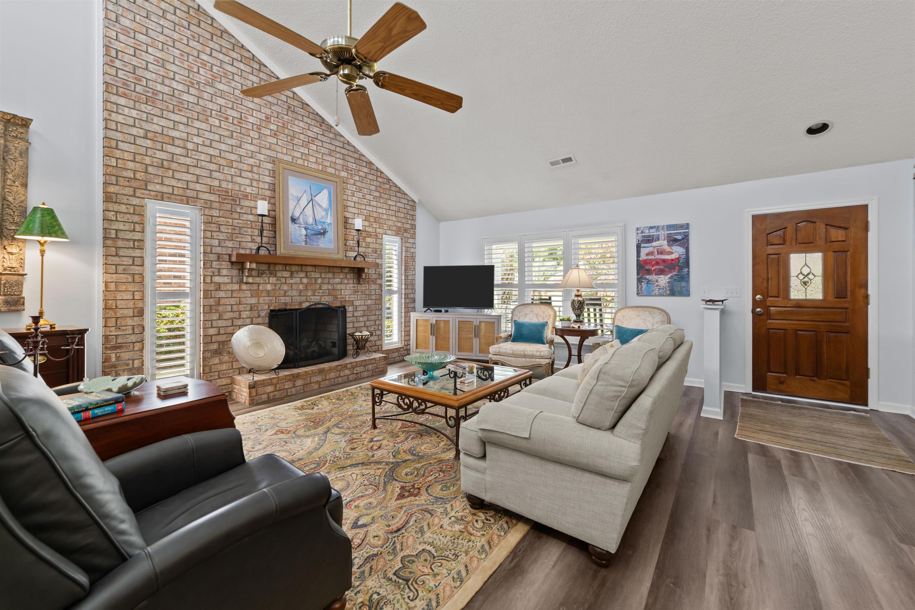 4355 Woodhollow Ln.