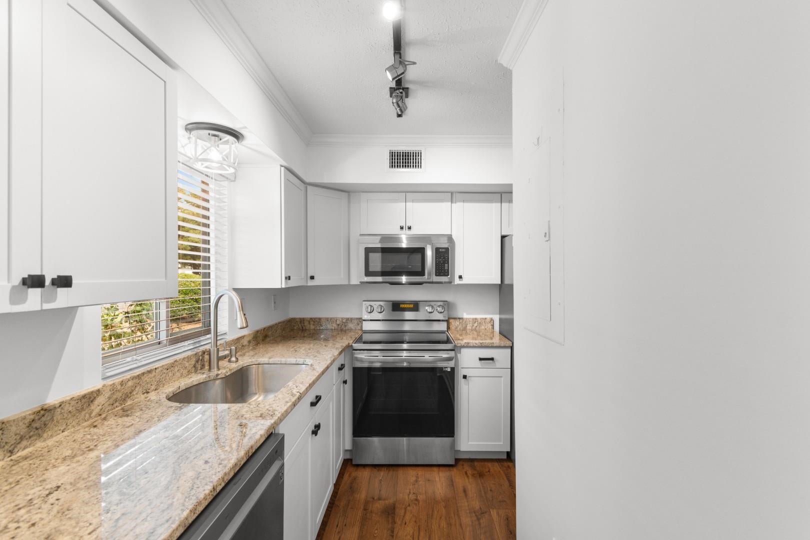 901 Villa Dr. 901