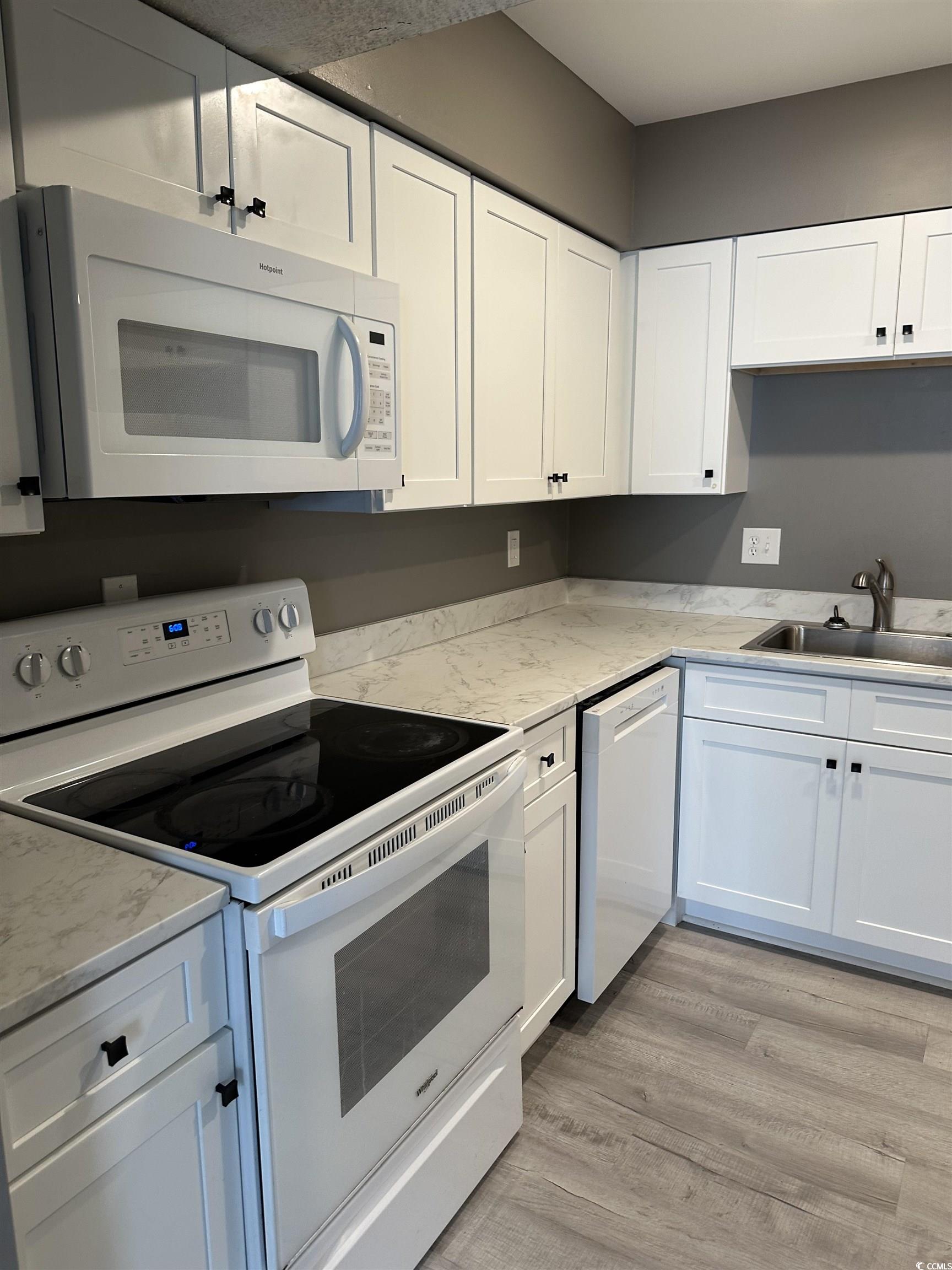 2005 Greens Blvd. D301