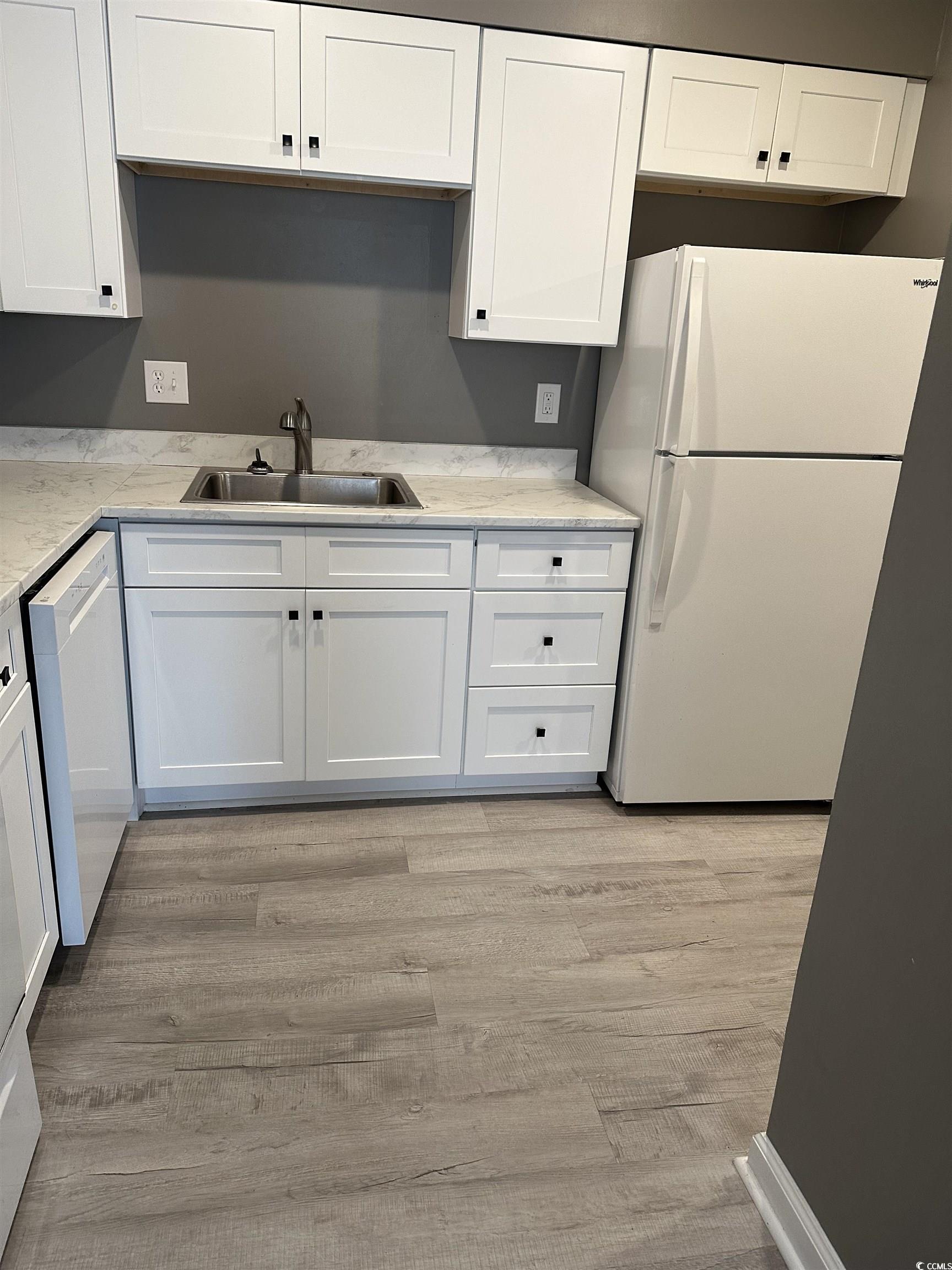 2005 Greens Blvd. D301