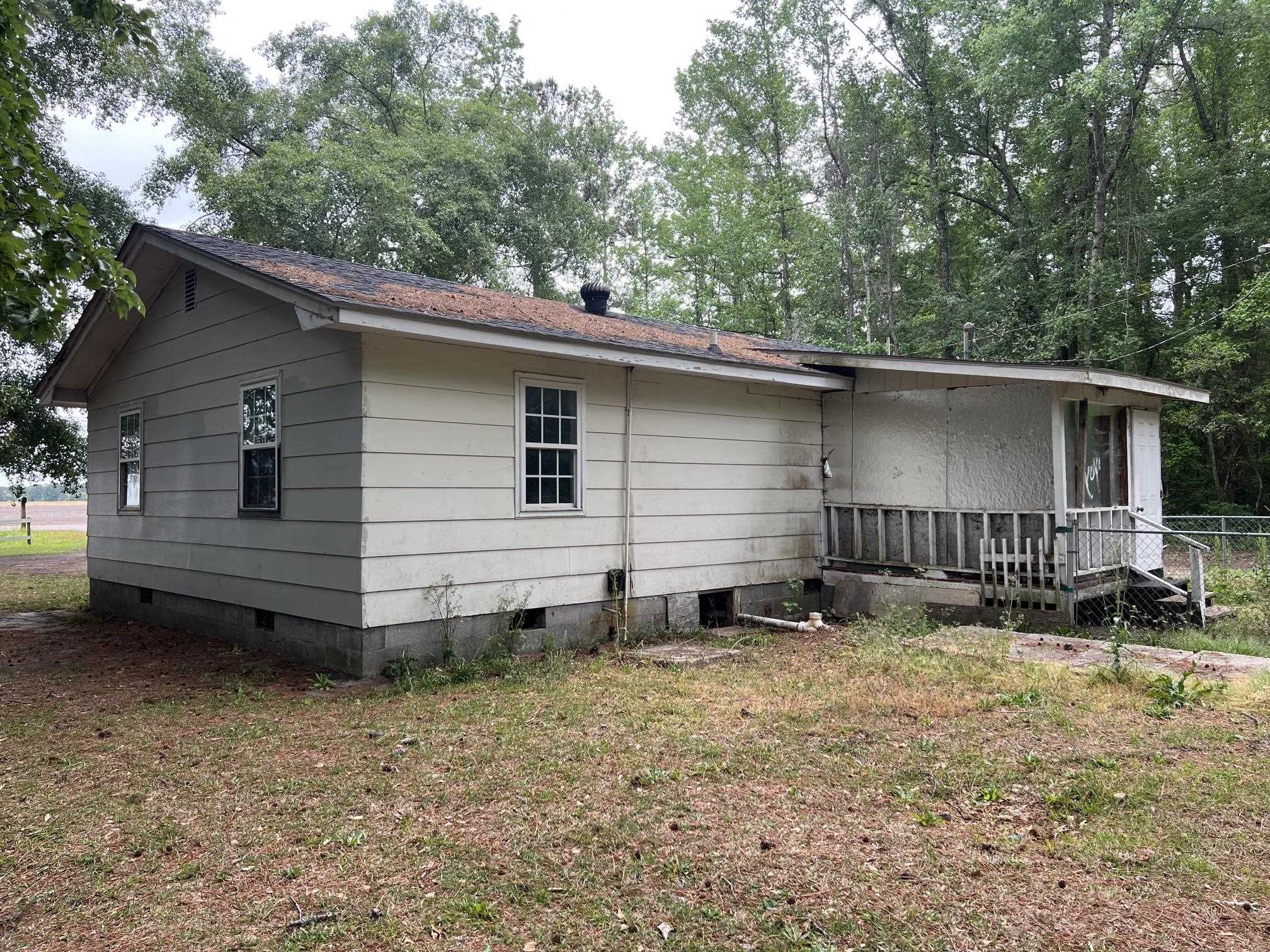 1487 Tory Hill Rd.