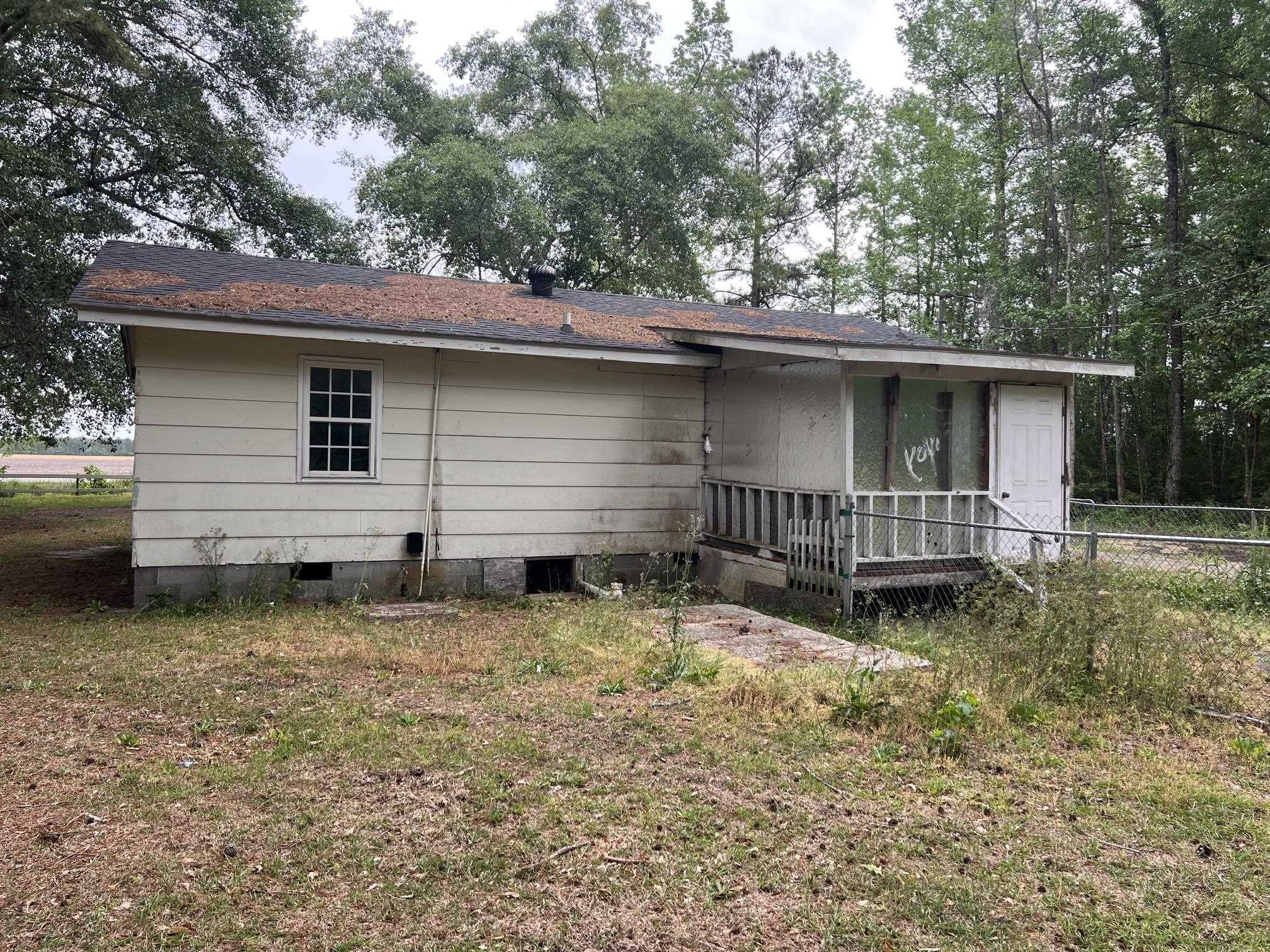 1487 Tory Hill Rd.