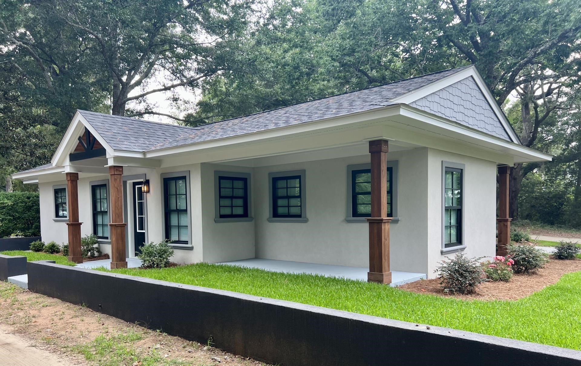 346 Waterside Ln.