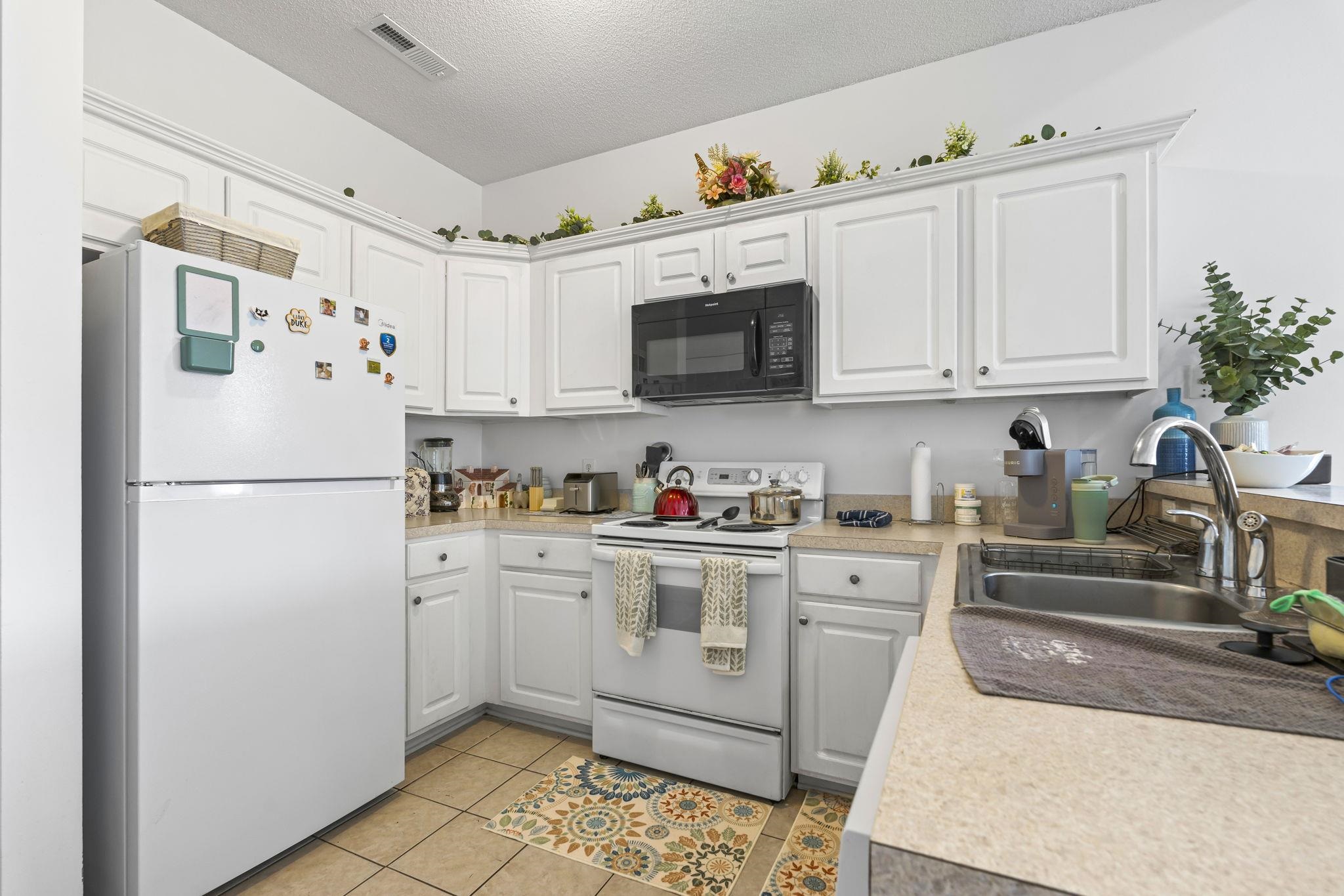 248 Sun Colony Blvd. A-305