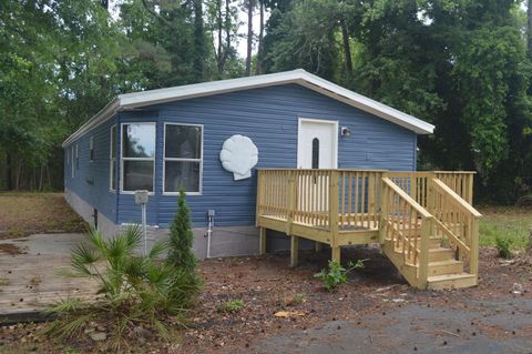1922 N Twisted Oak Dr. Little River SC 29566