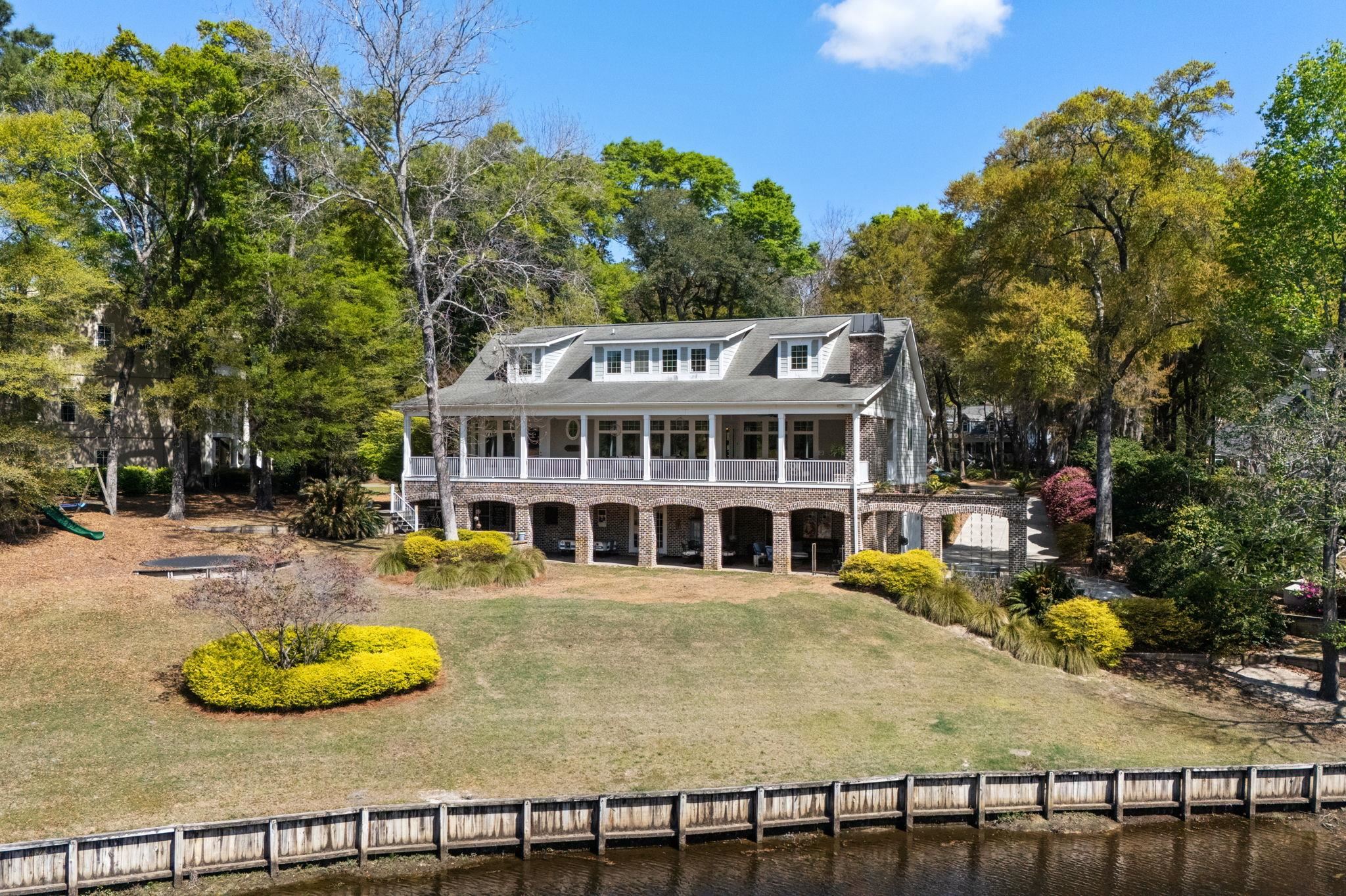 2073 Turnberry Ln.