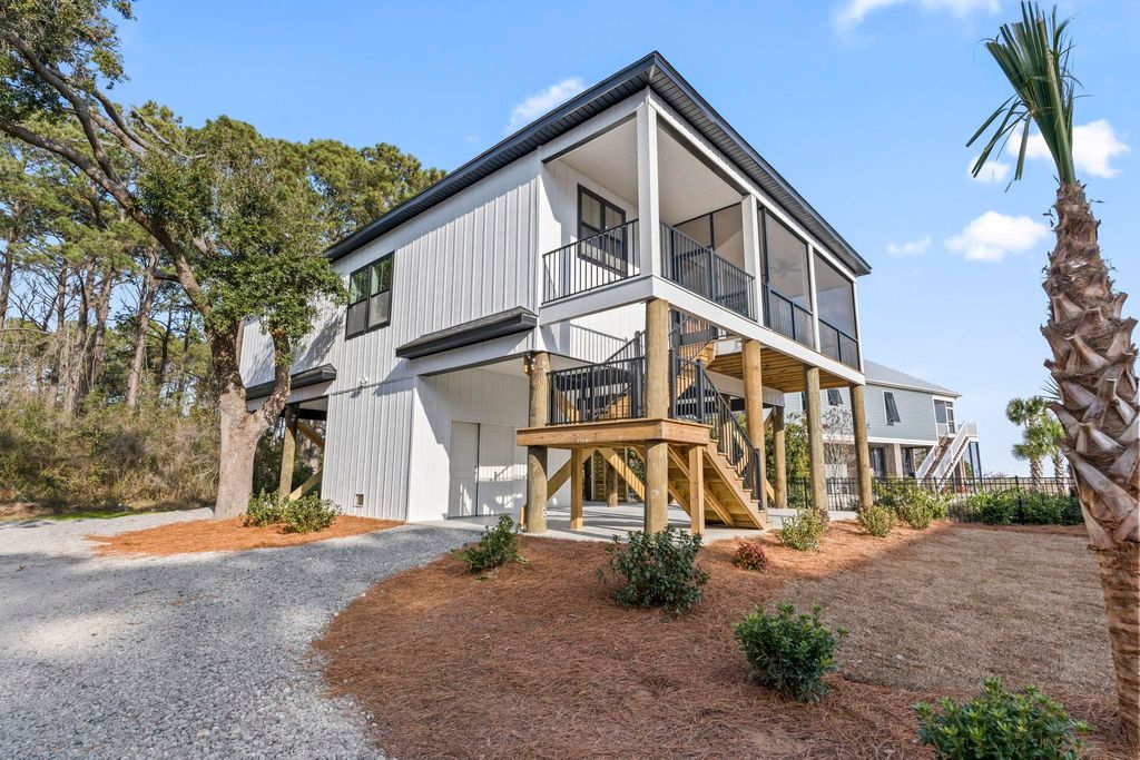 Photo of 196 Brown Pelican Loop, Pawleys Island, SC 29585 (MLS # 2600021)