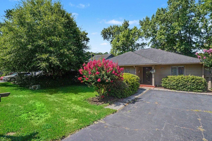 Photo 1 of 36 — 104 Hickory Dr., Conway, SC 29526