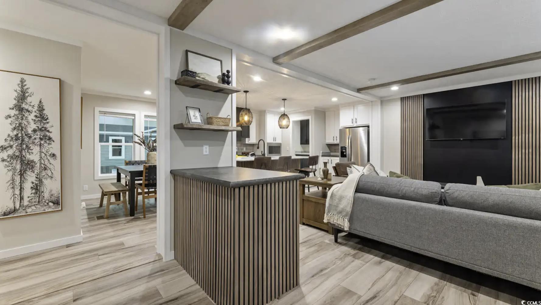 112 Forman Way