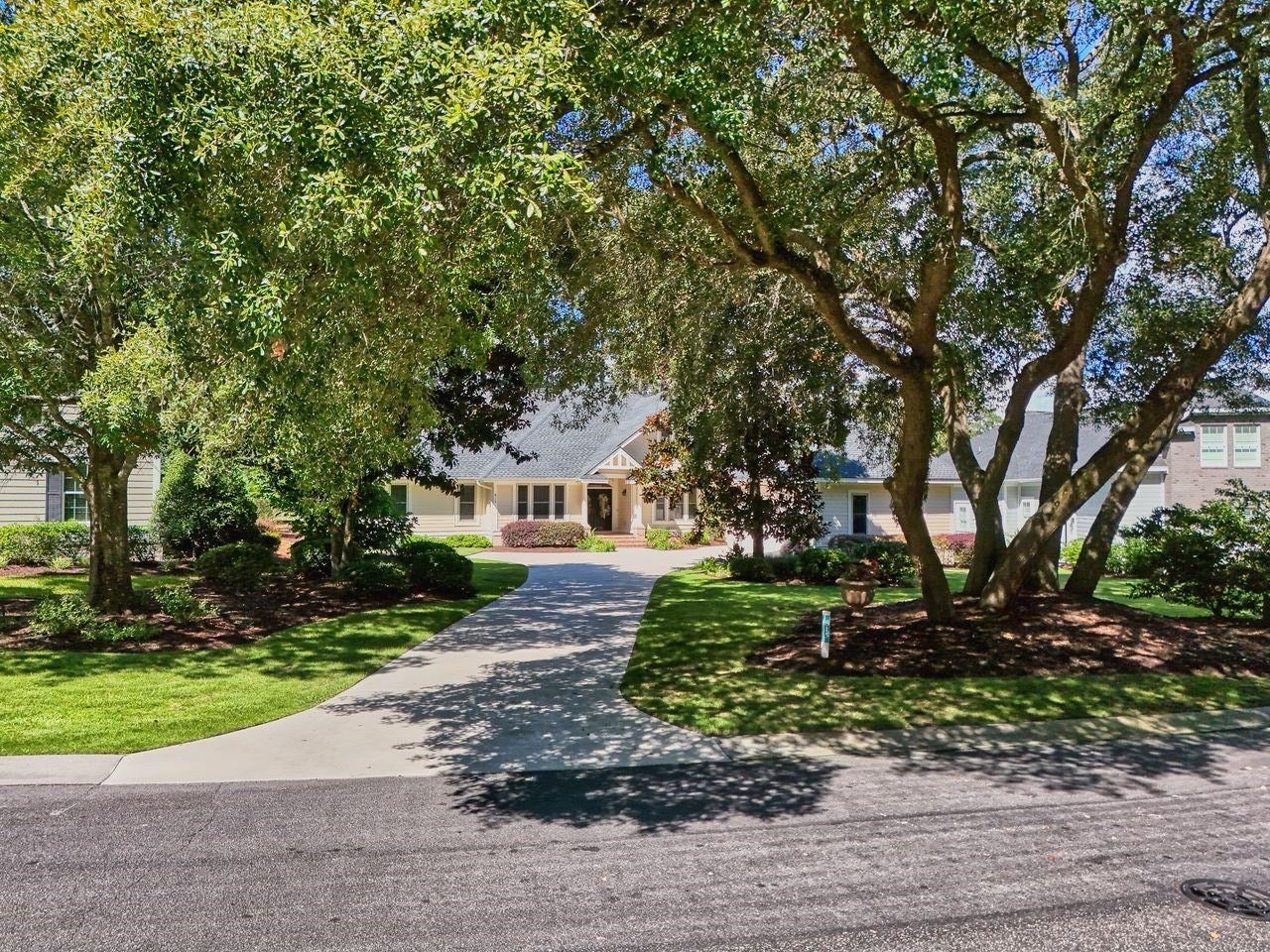 815 Bentley Ln.