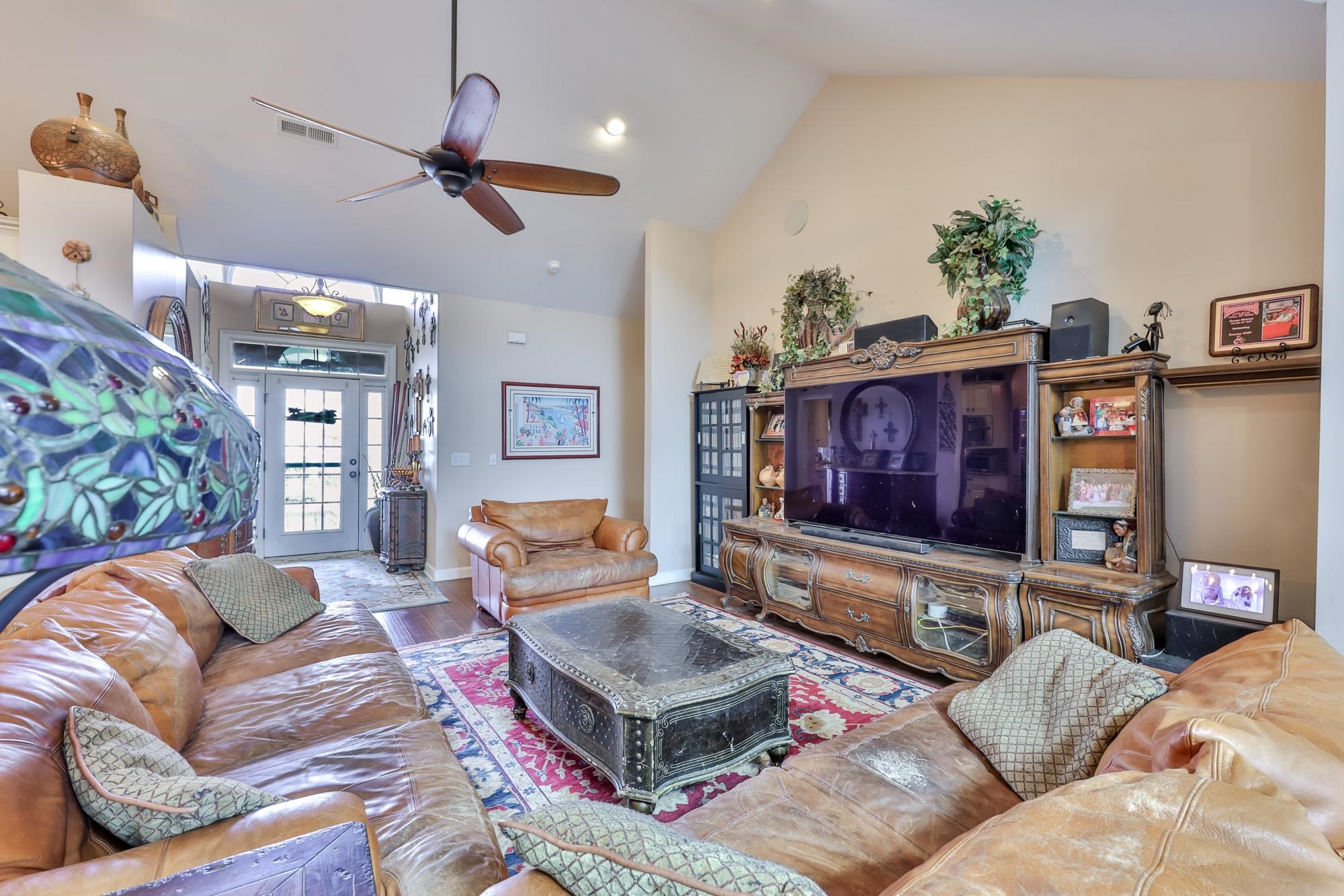 815 S Willow Dr.
