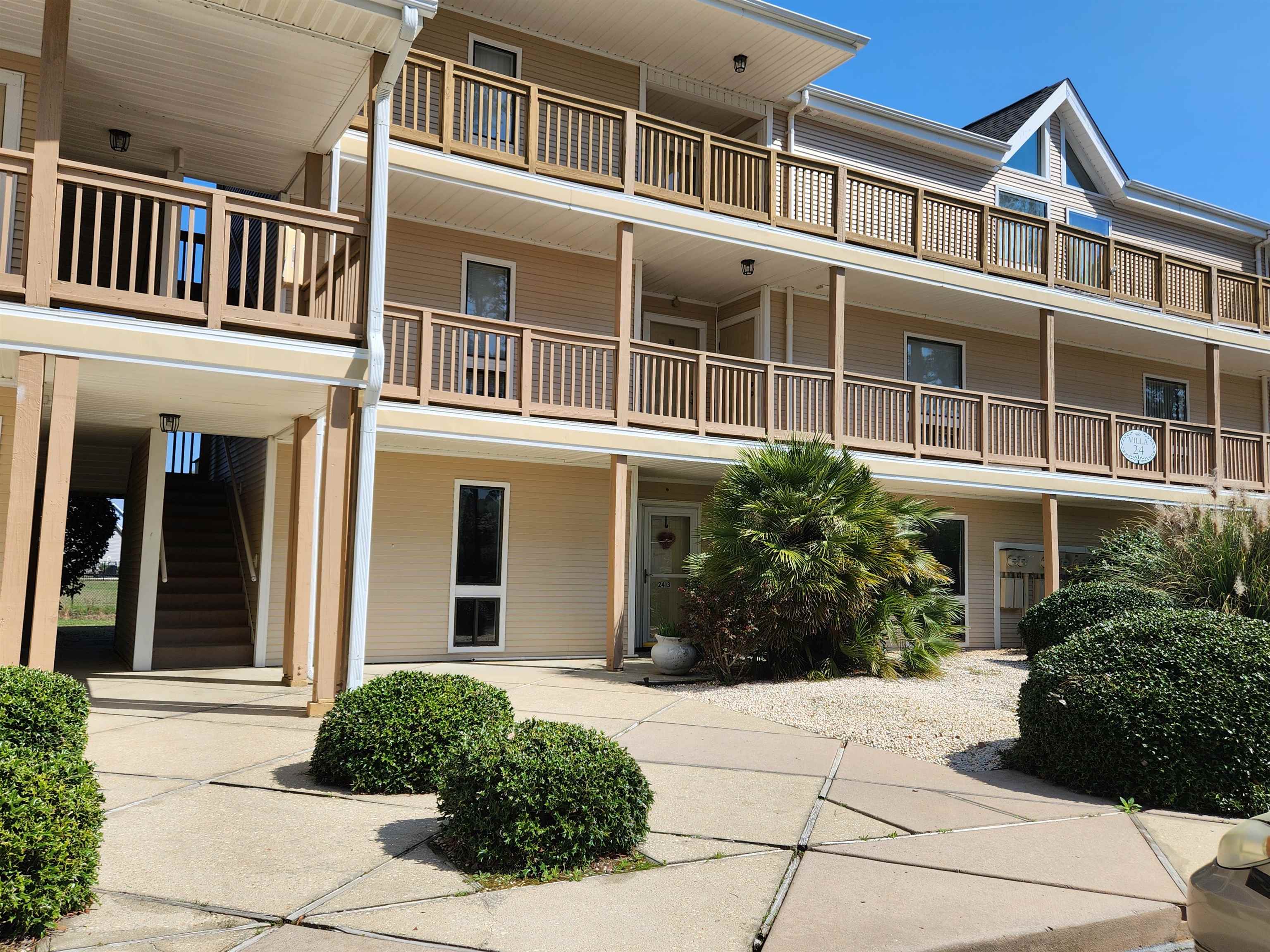 1025 Plantation Dr. W 2413