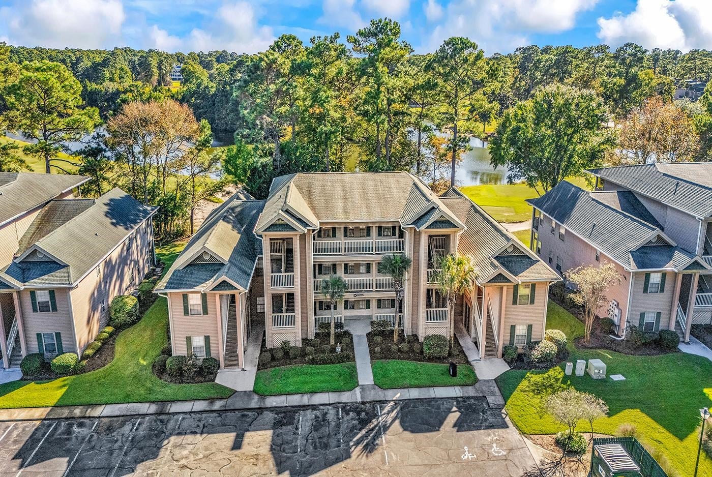 320 Pinehurst Ln. 11-I