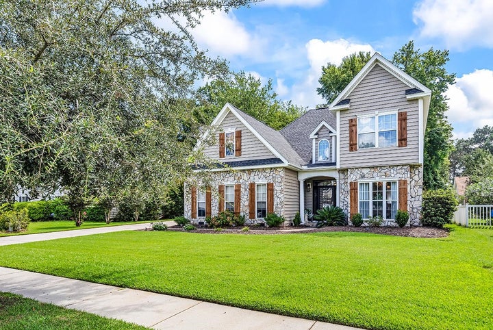 Photo 1 of 34 — 3004 Waterbury Ln., Myrtle Beach, SC 29588
