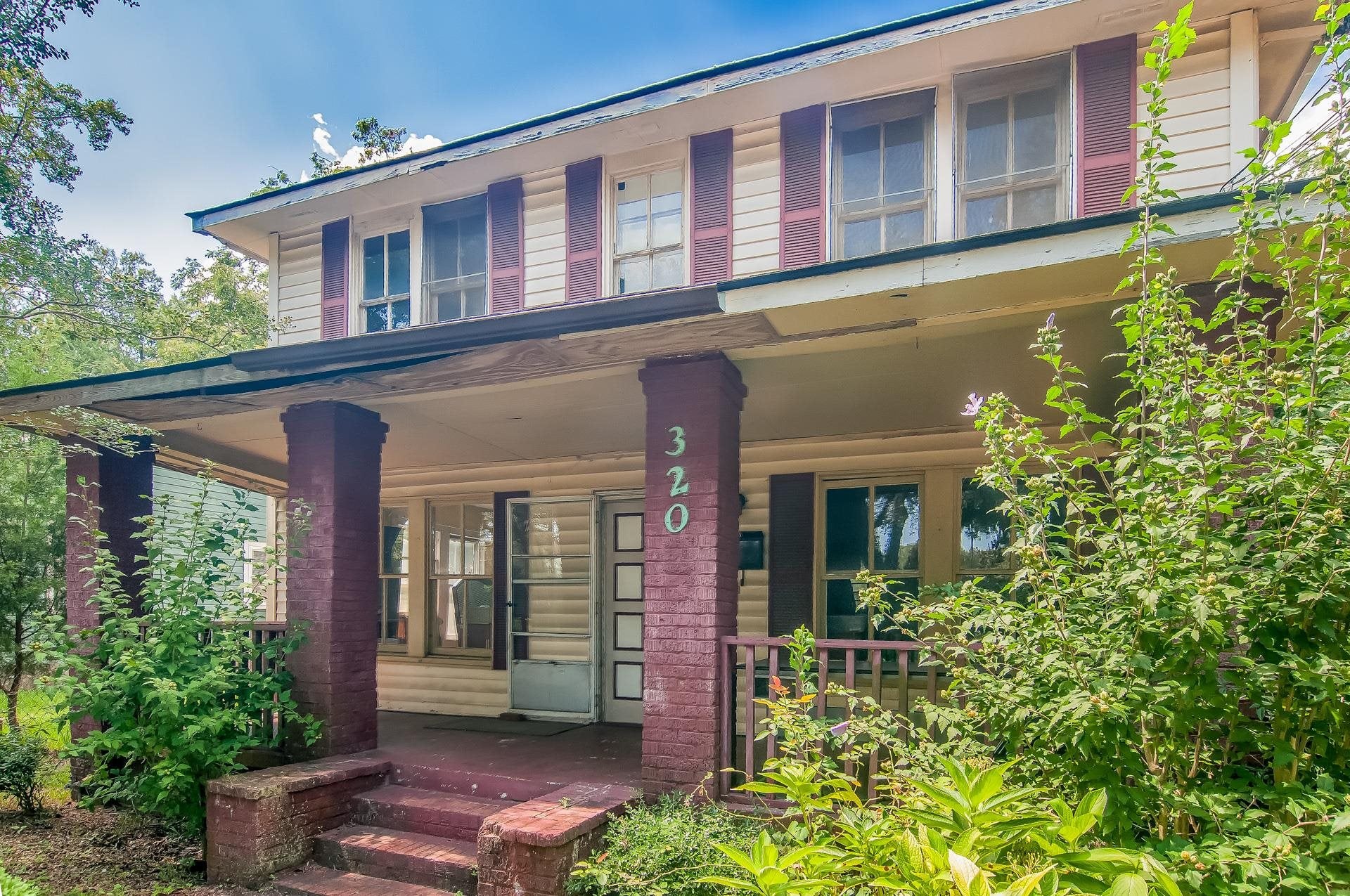 320 S Kaminski St.