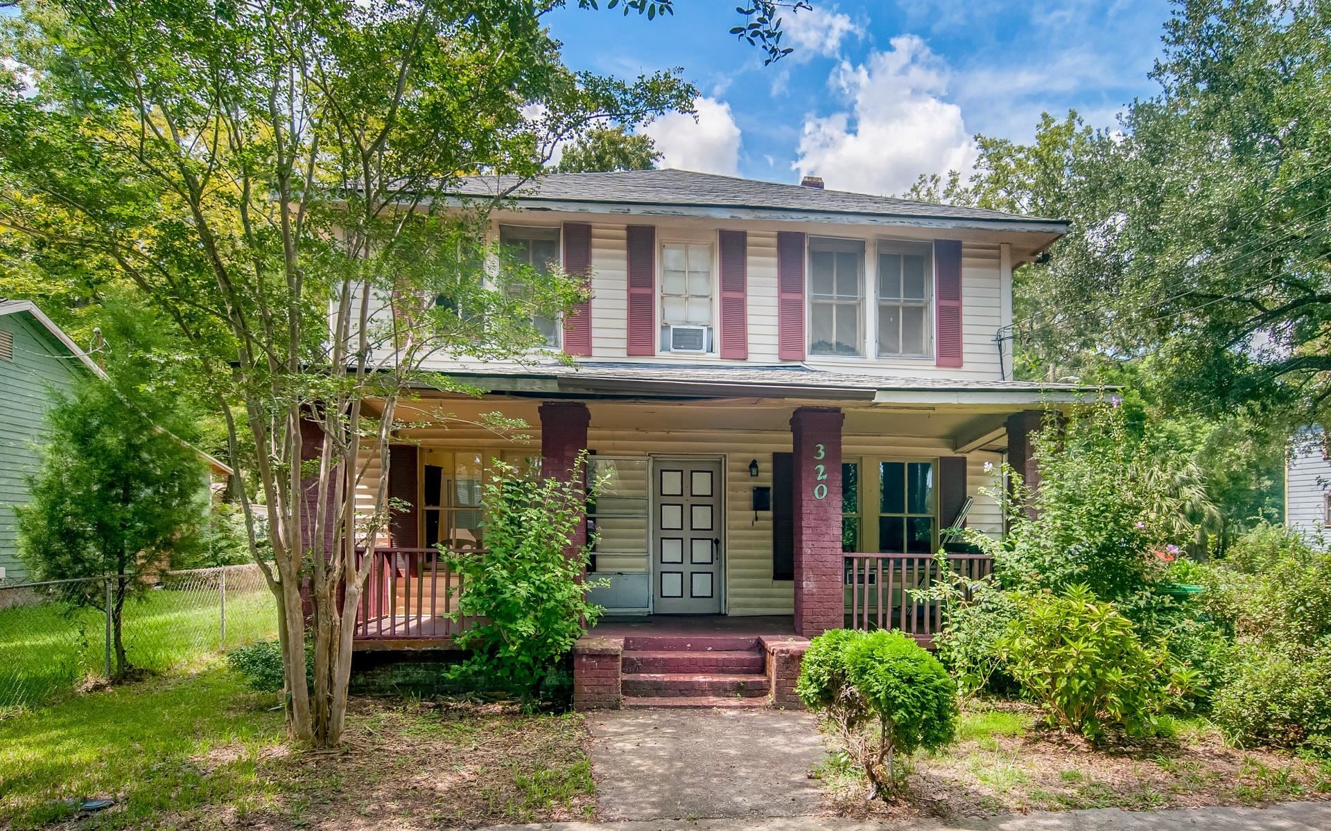 320 S Kaminski St.