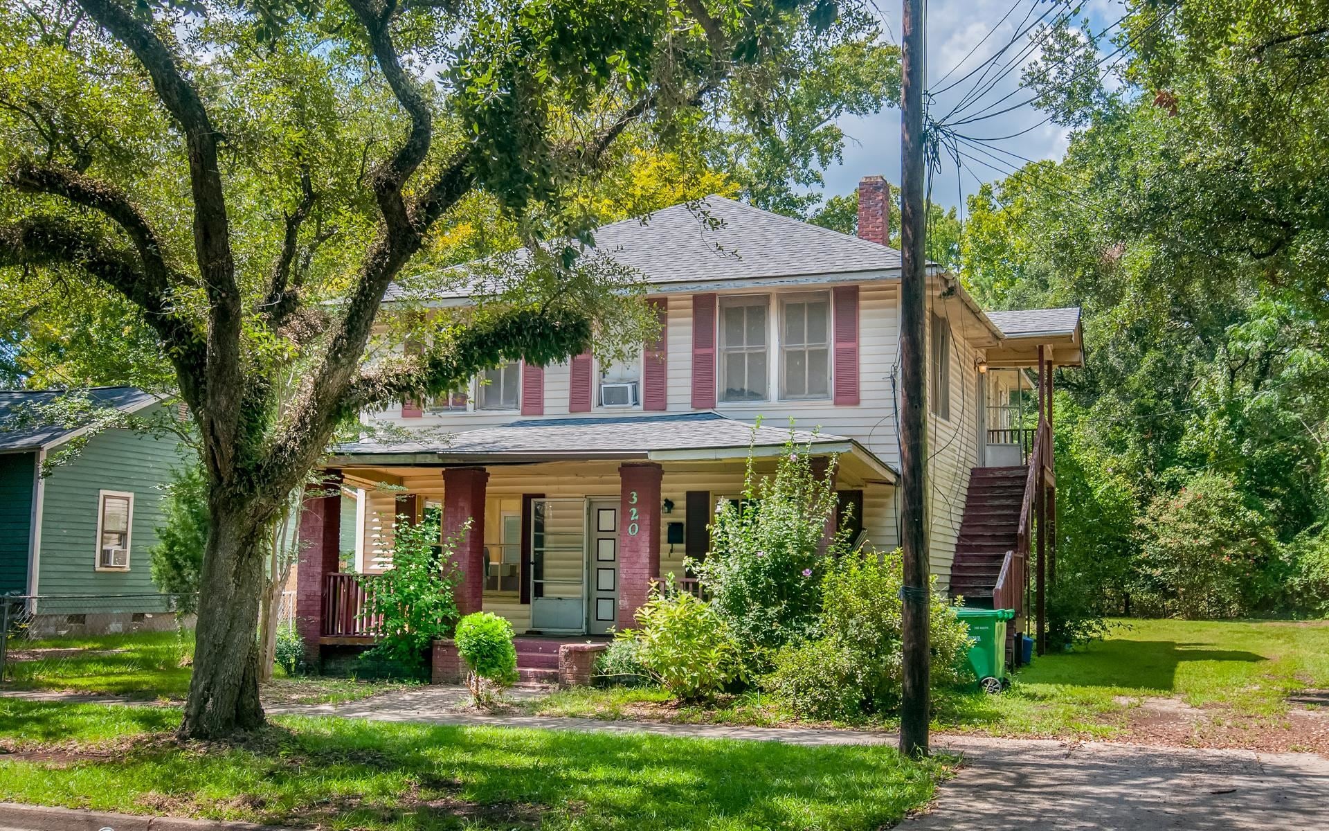 320 S Kaminski St.