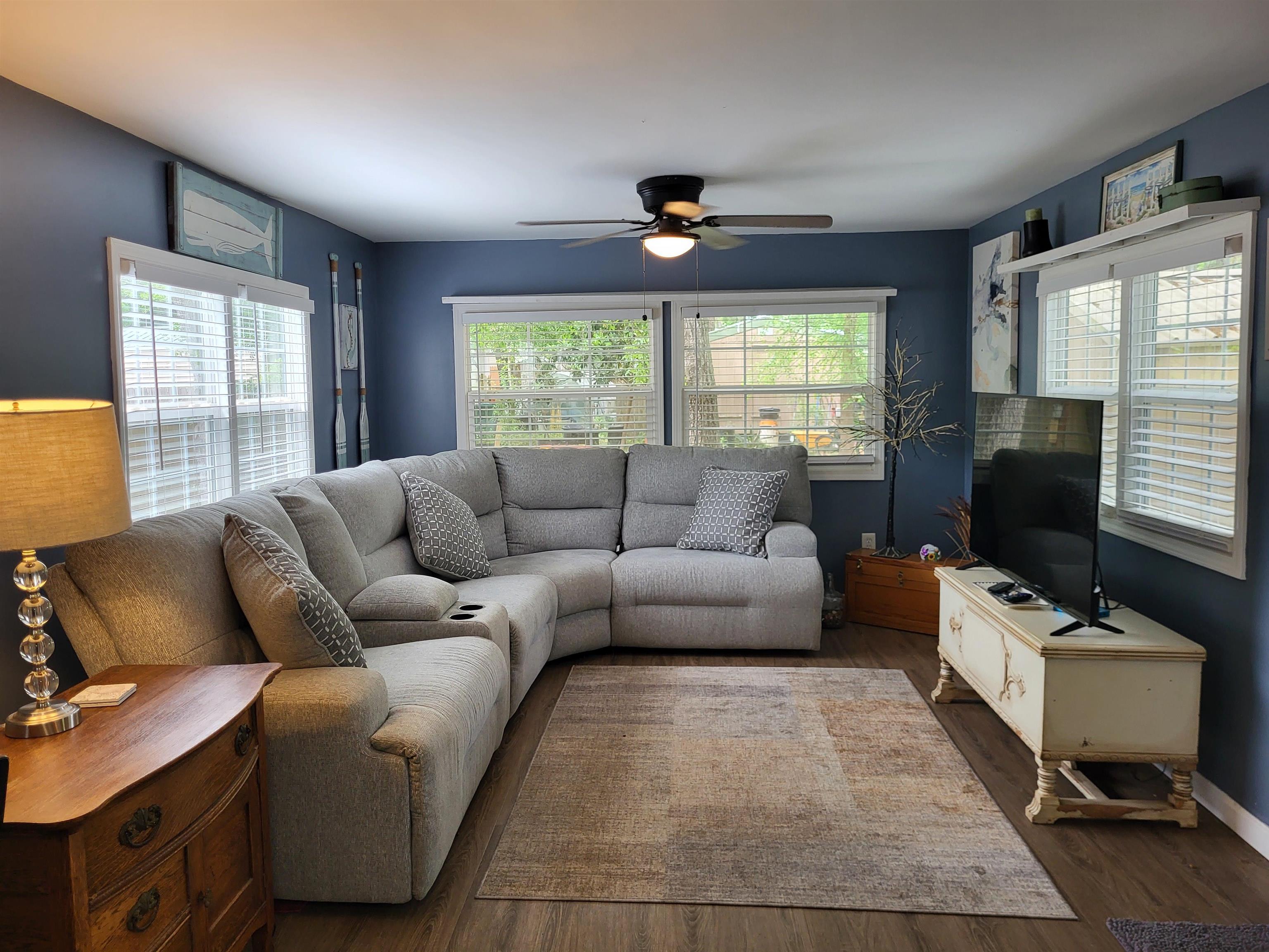 428 East Surfwind Dr.