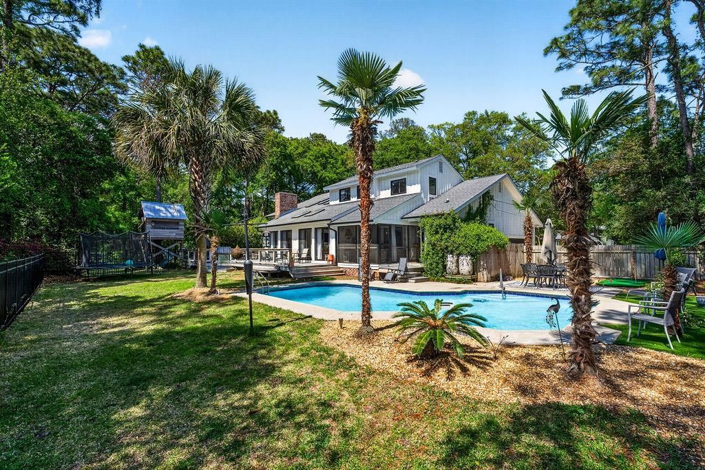 Photo of 388 Linden Circle, Pawleys Island, SC 29585 (MLS # 2610140)
