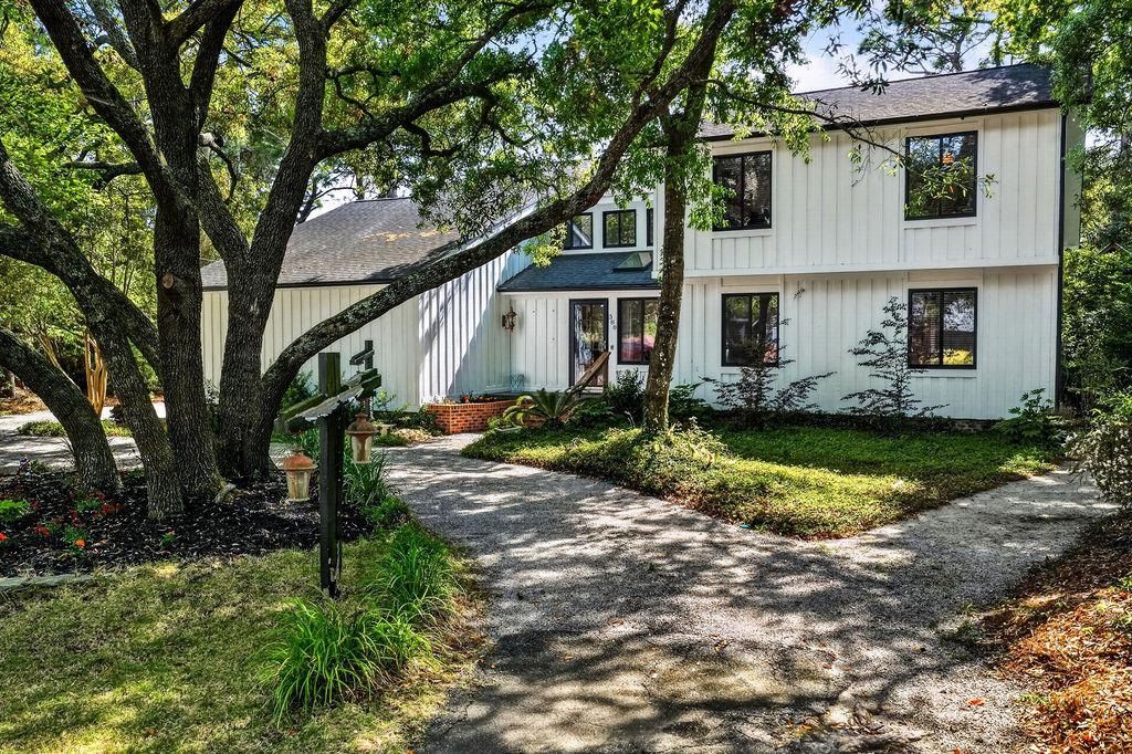 Photo of 388 Linden Circle, Pawleys Island, SC 29585 (MLS # 2610140)