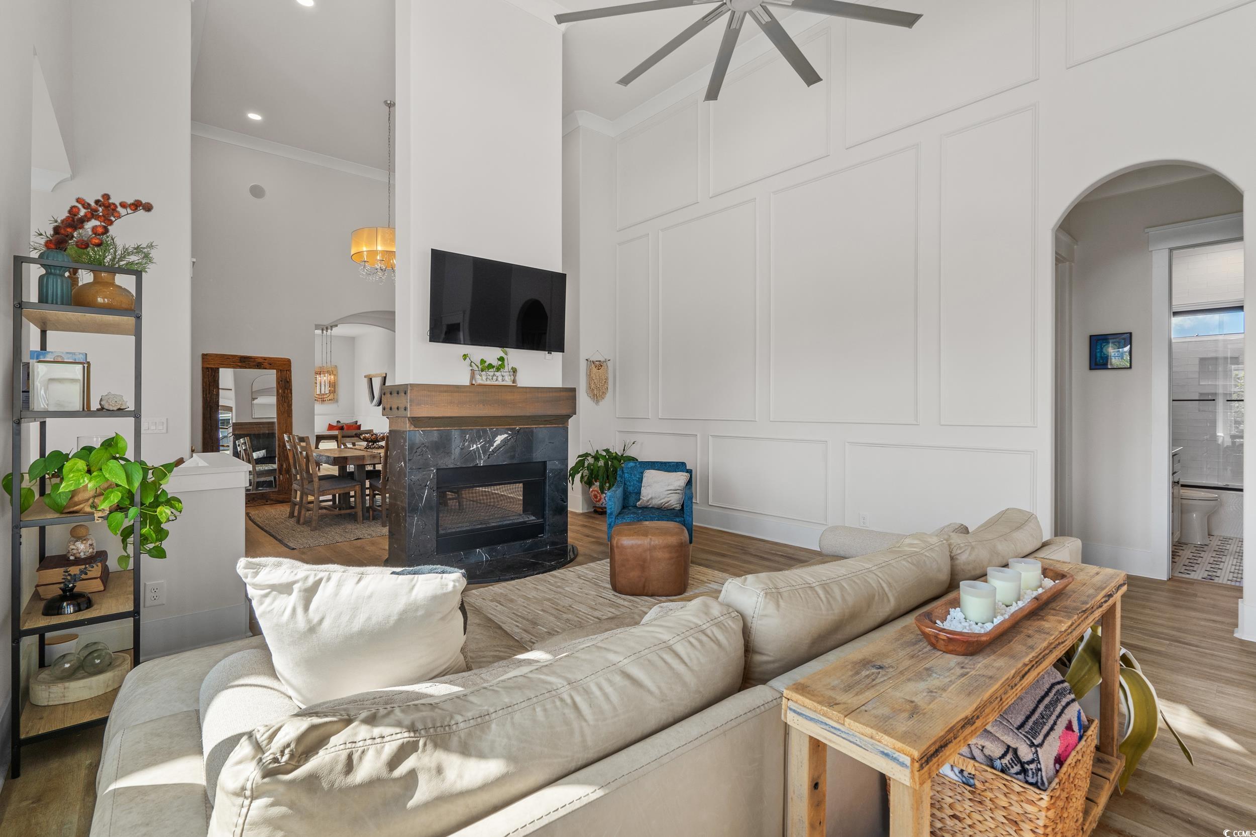 382 Harbour View Dr.