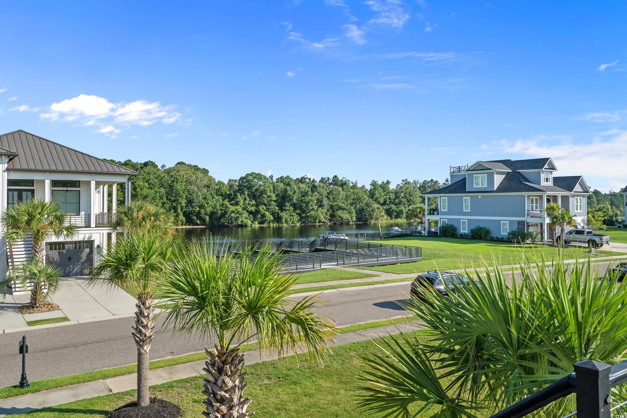 382 Harbour View Dr.