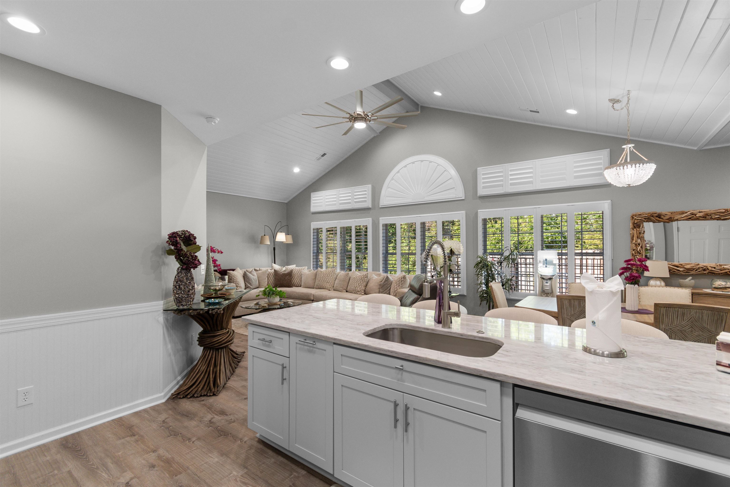 4246 River Gate Ln.